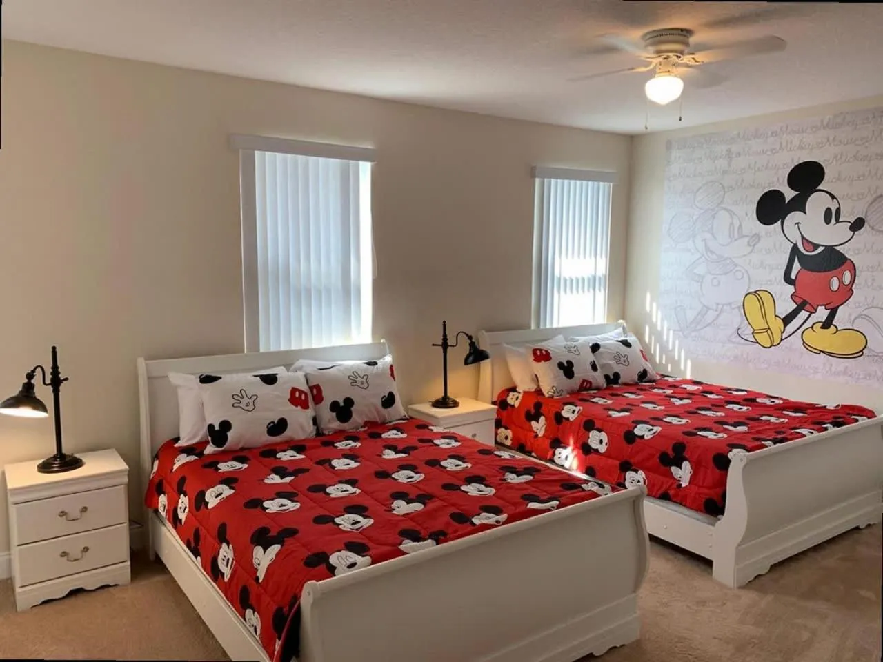 Bed in Fabulous Home w/ Pool Close To Disney 146