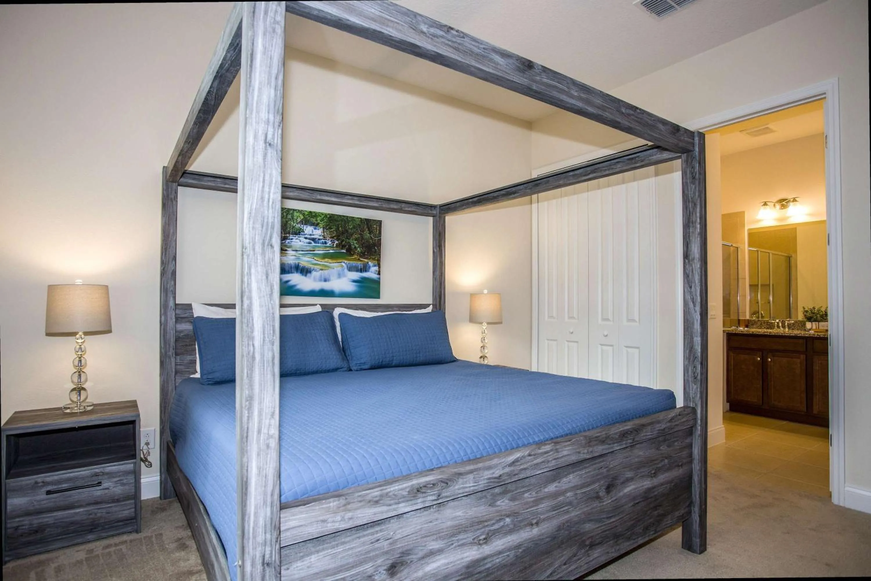 Bed in Fabulous Home w/ Pool Close To Disney 146