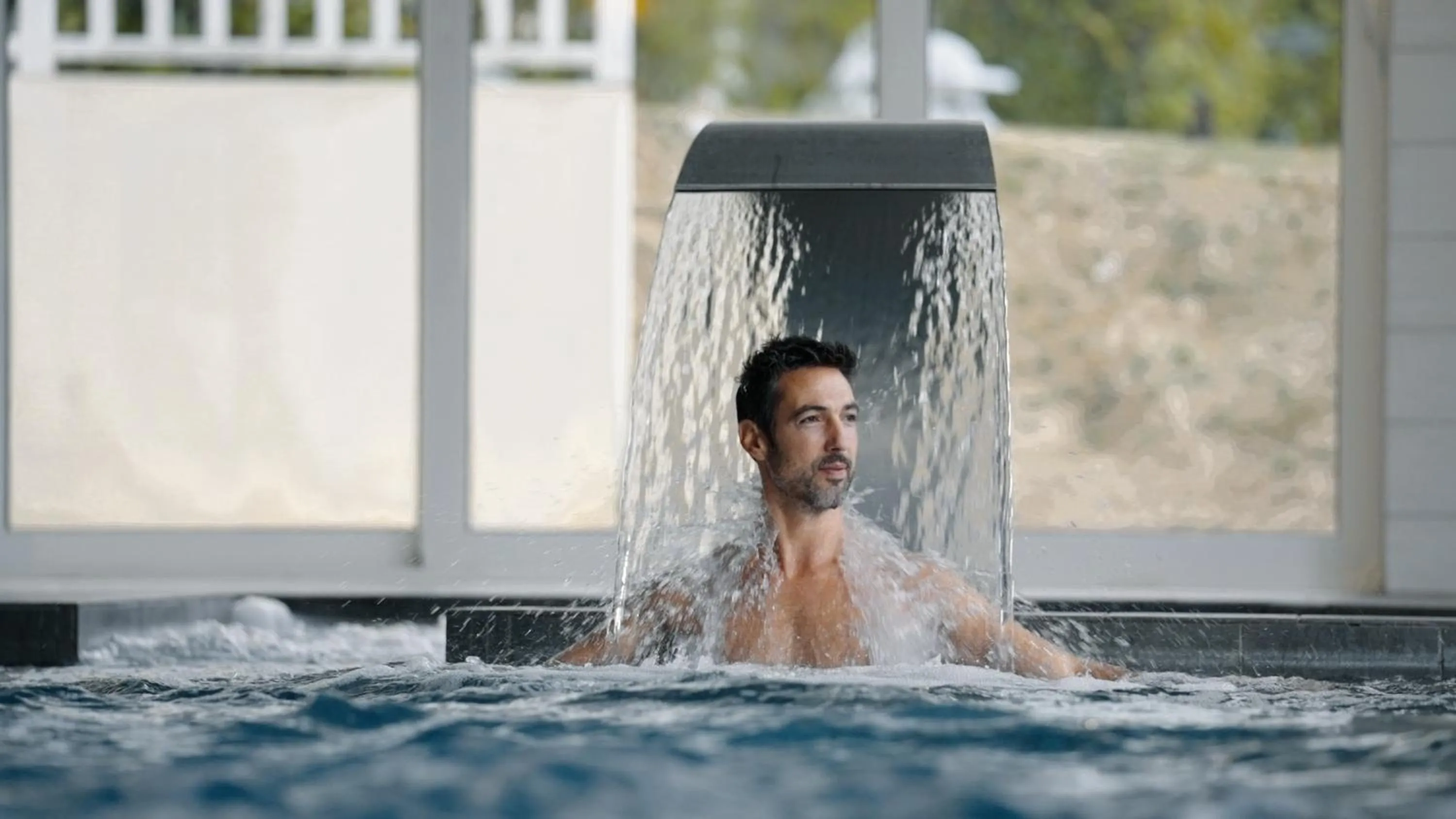 Swimming pool in Résidence b'o cottage - b'o resort thermal & spa