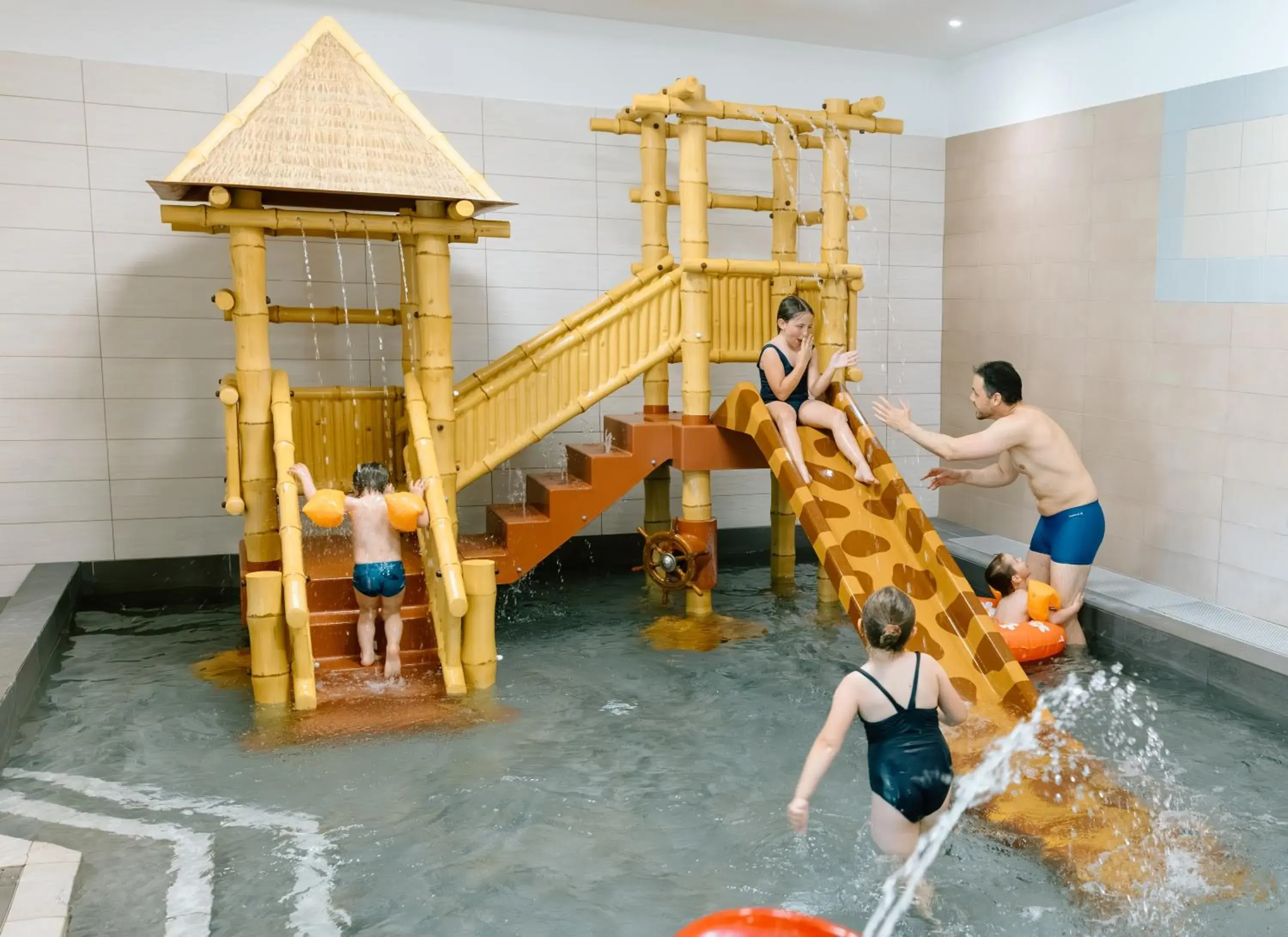 Swimming pool in Résidence b'o cottage - b'o resort thermal & spa Swimming pool in Résidence b'o cottage - b'o resort thermal & spa