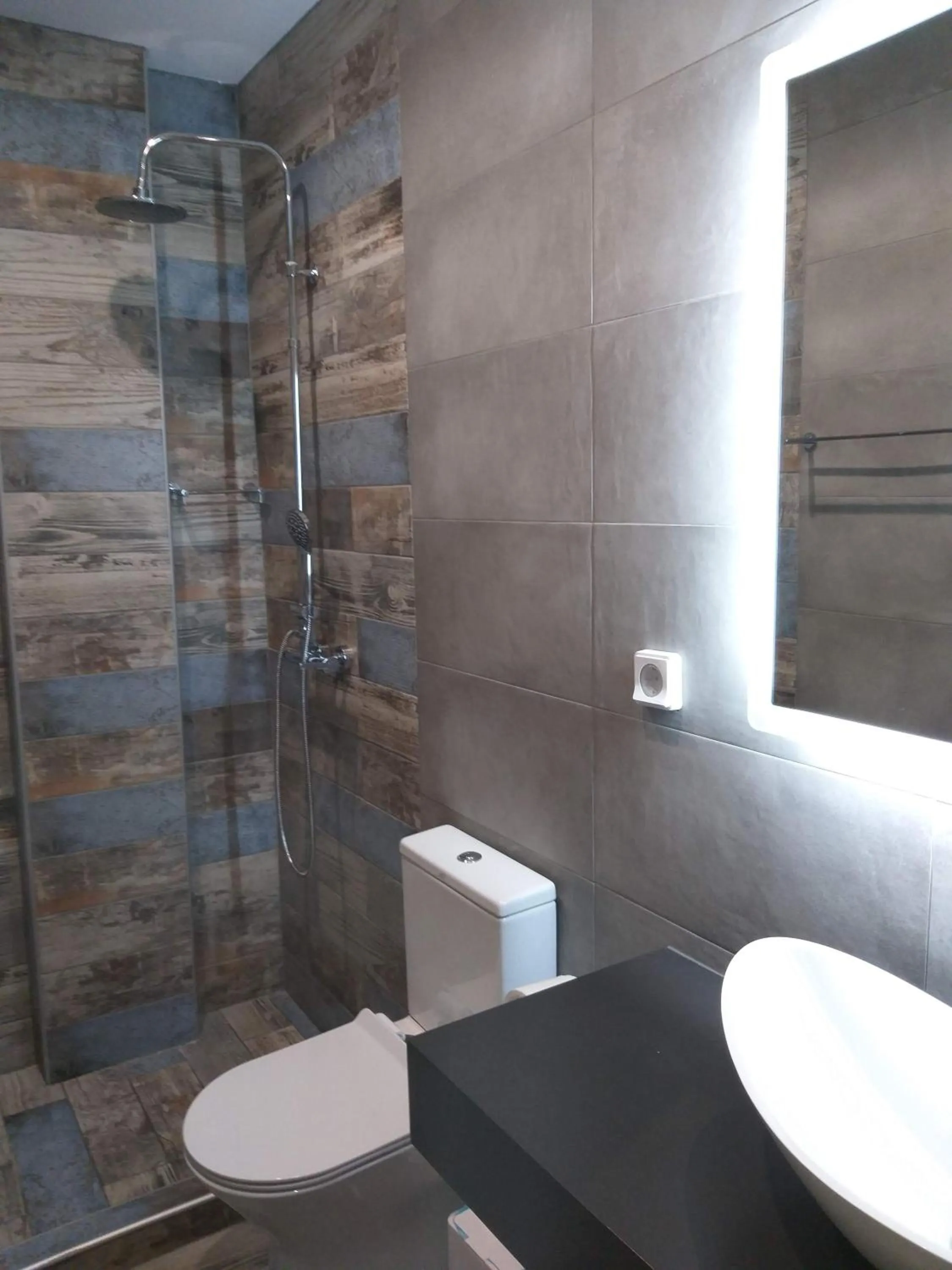 Bathroom in Pillbox Seafront Studios and Apartments