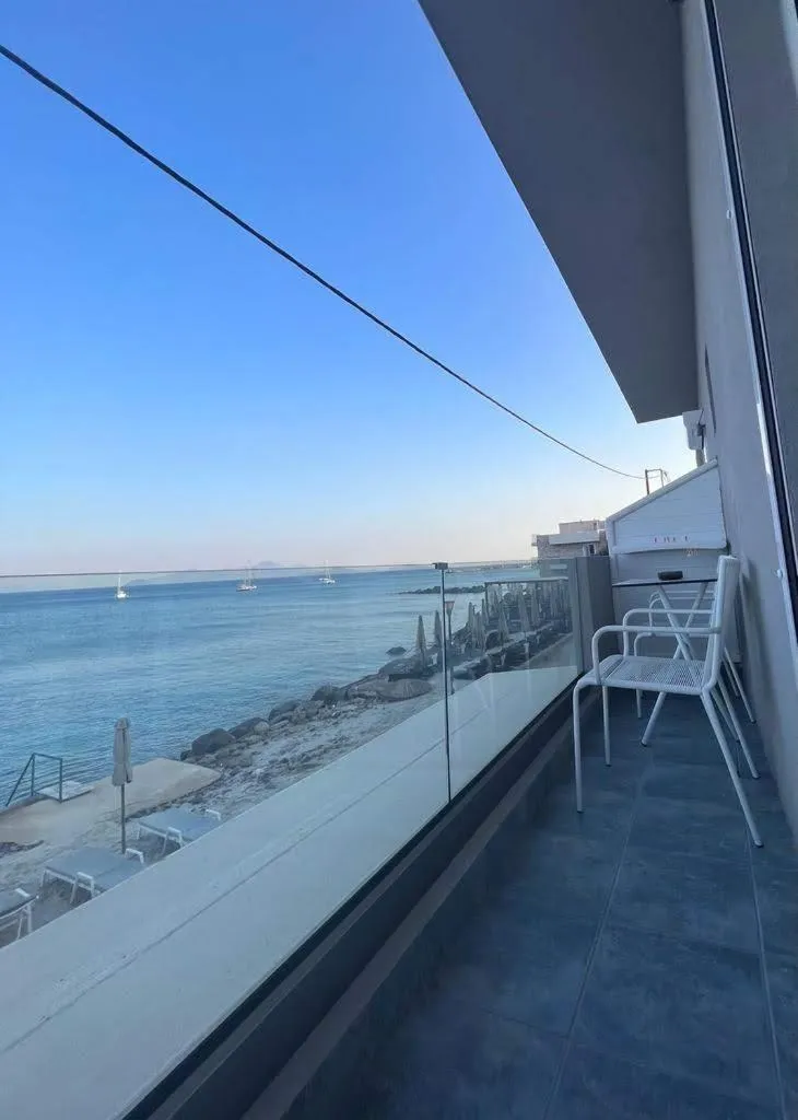 Balcony/Terrace in Pillbox Seafront Studios and Apartments