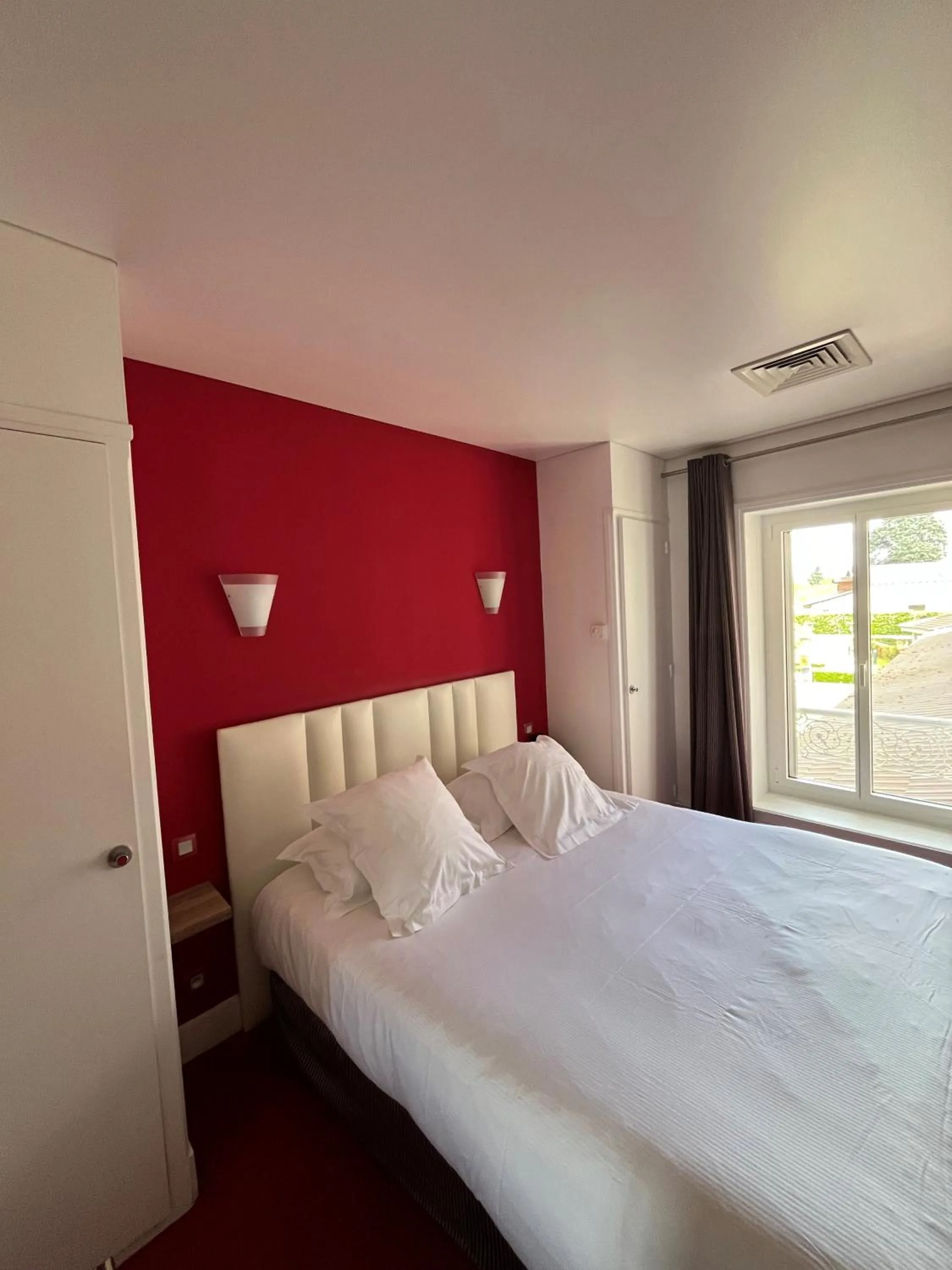 Bed in Les Maritonnes Parc & Vignoble