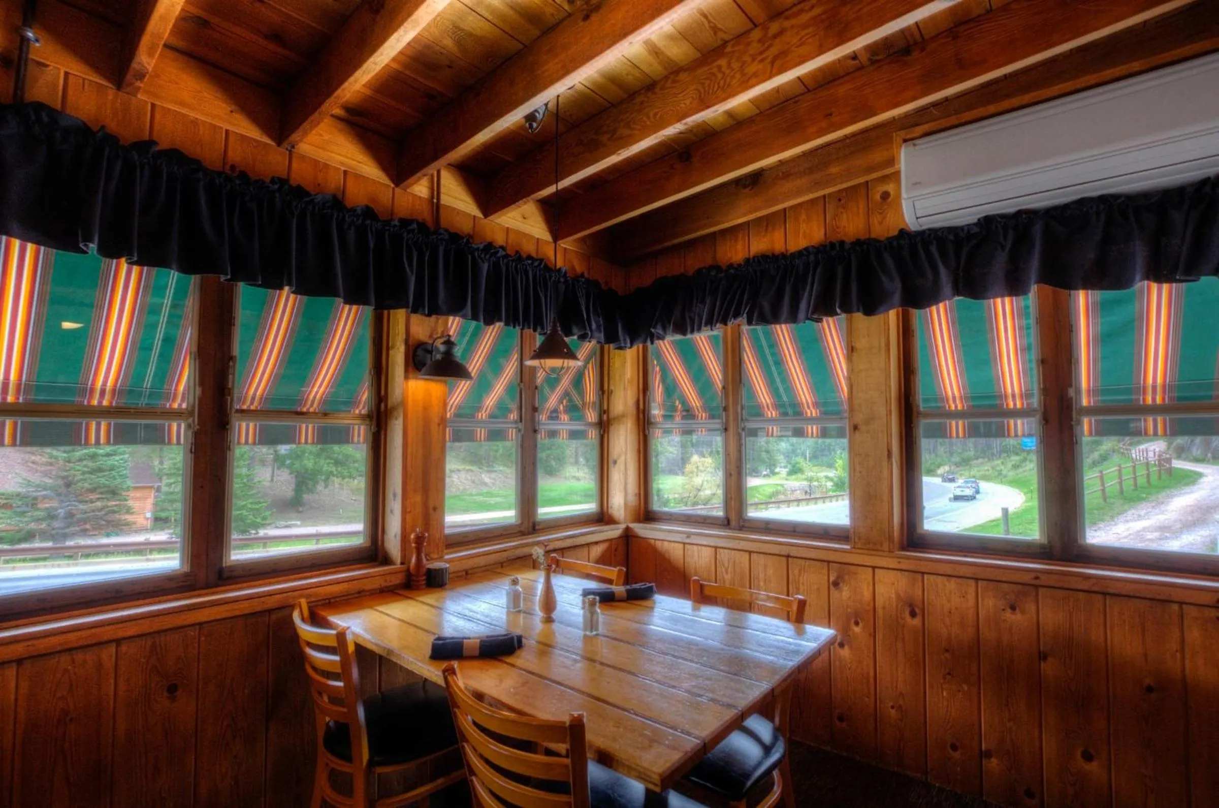 Restaurant/places to eat in Powder House Lodge