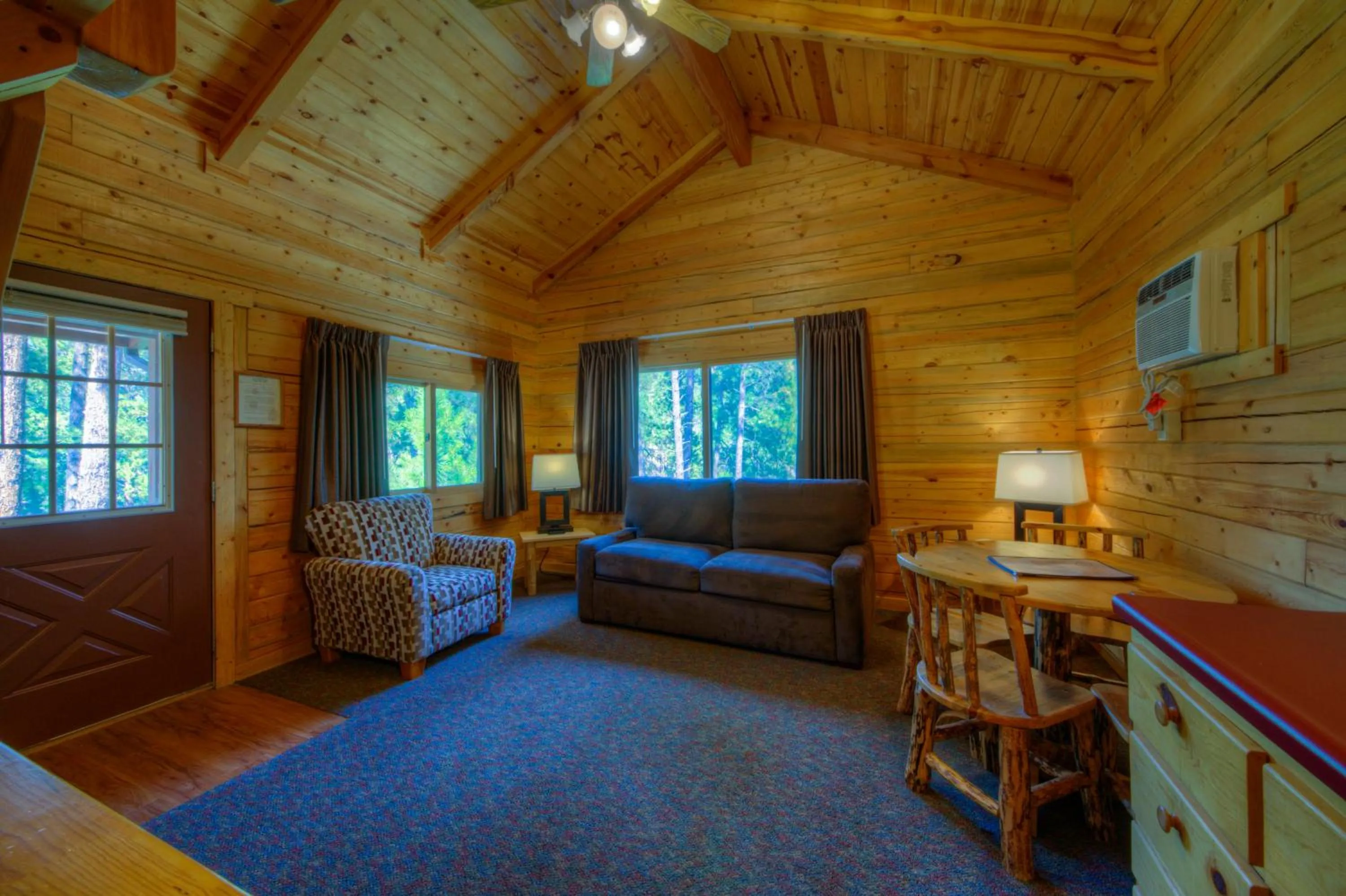 Living room, Bed in Powder House Lodge