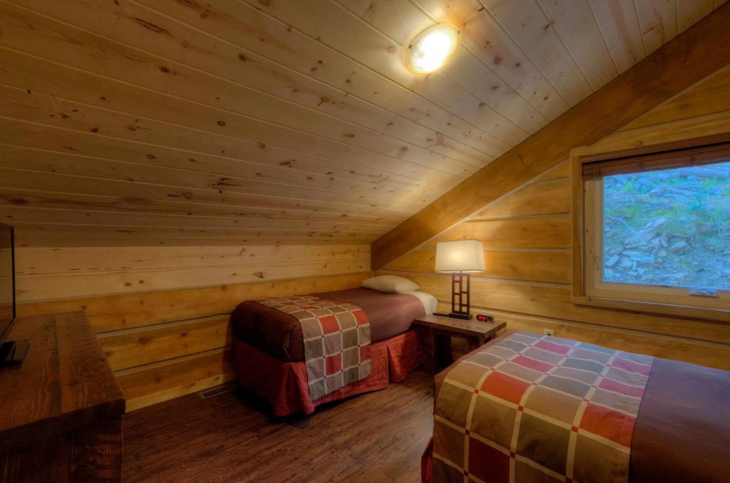 Bedroom, Bed in Powder House Lodge