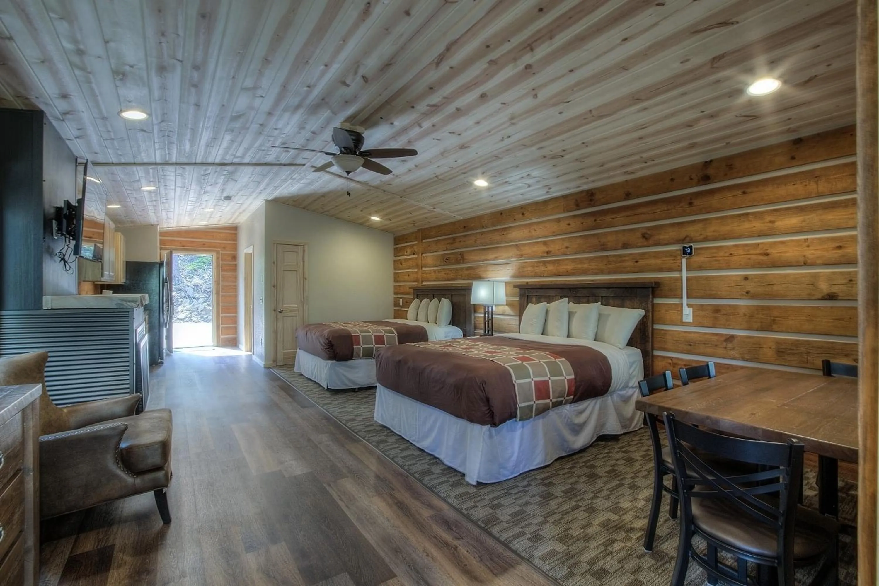 Bedroom, Bed in Powder House Lodge