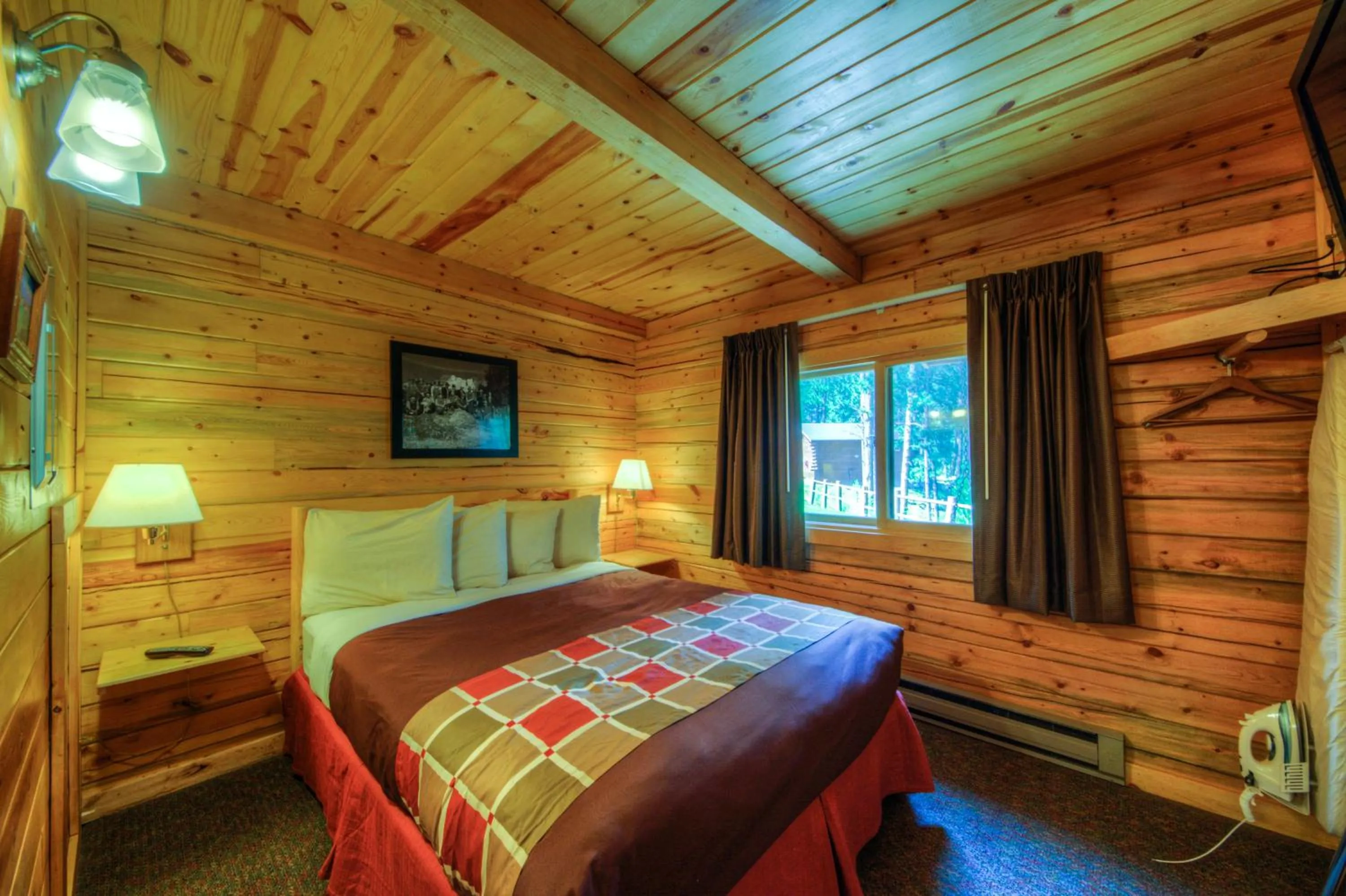 Bedroom, Bed in Powder House Lodge