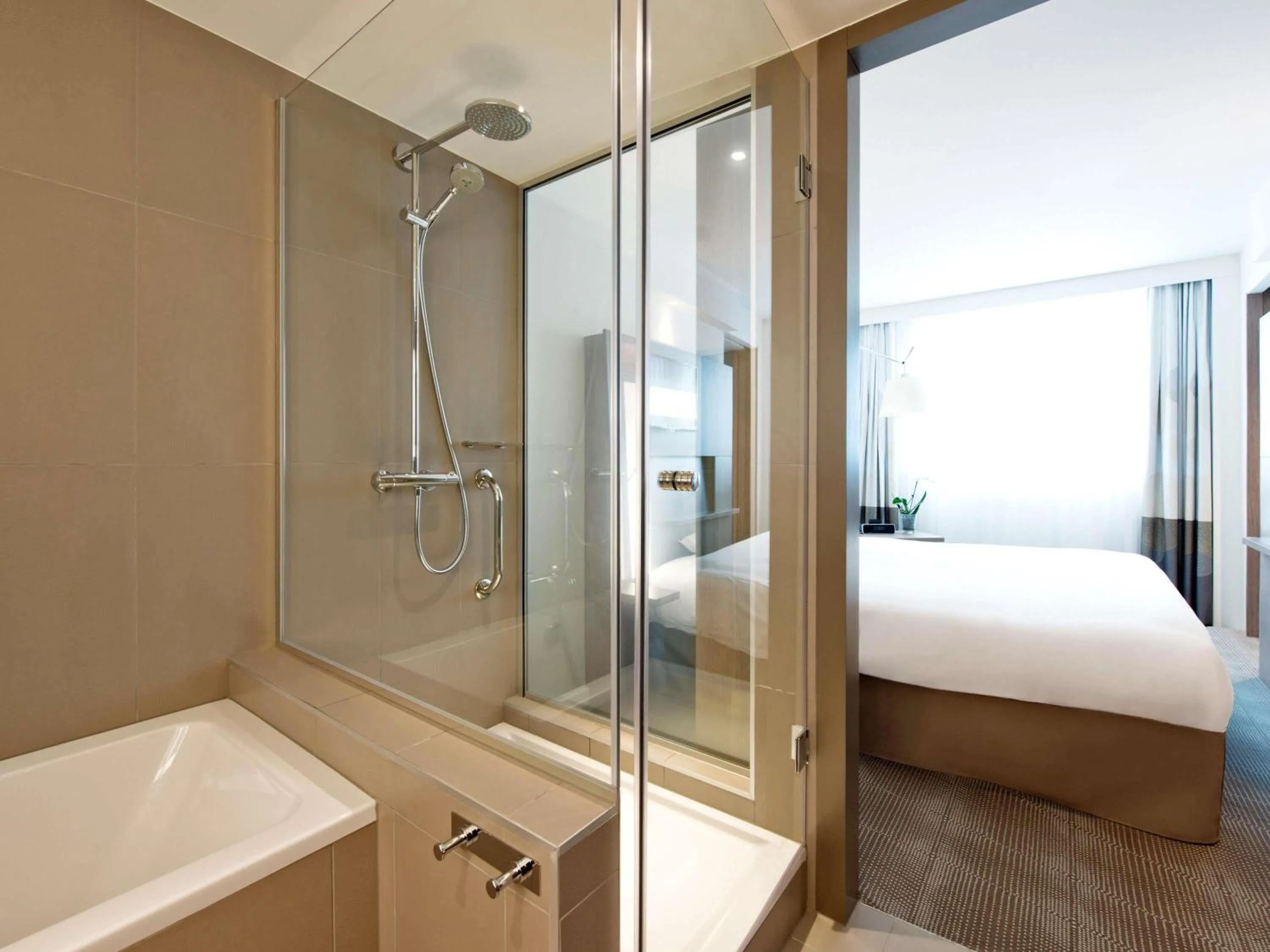 Bedroom, Bed in Novotel Lodz Centrum