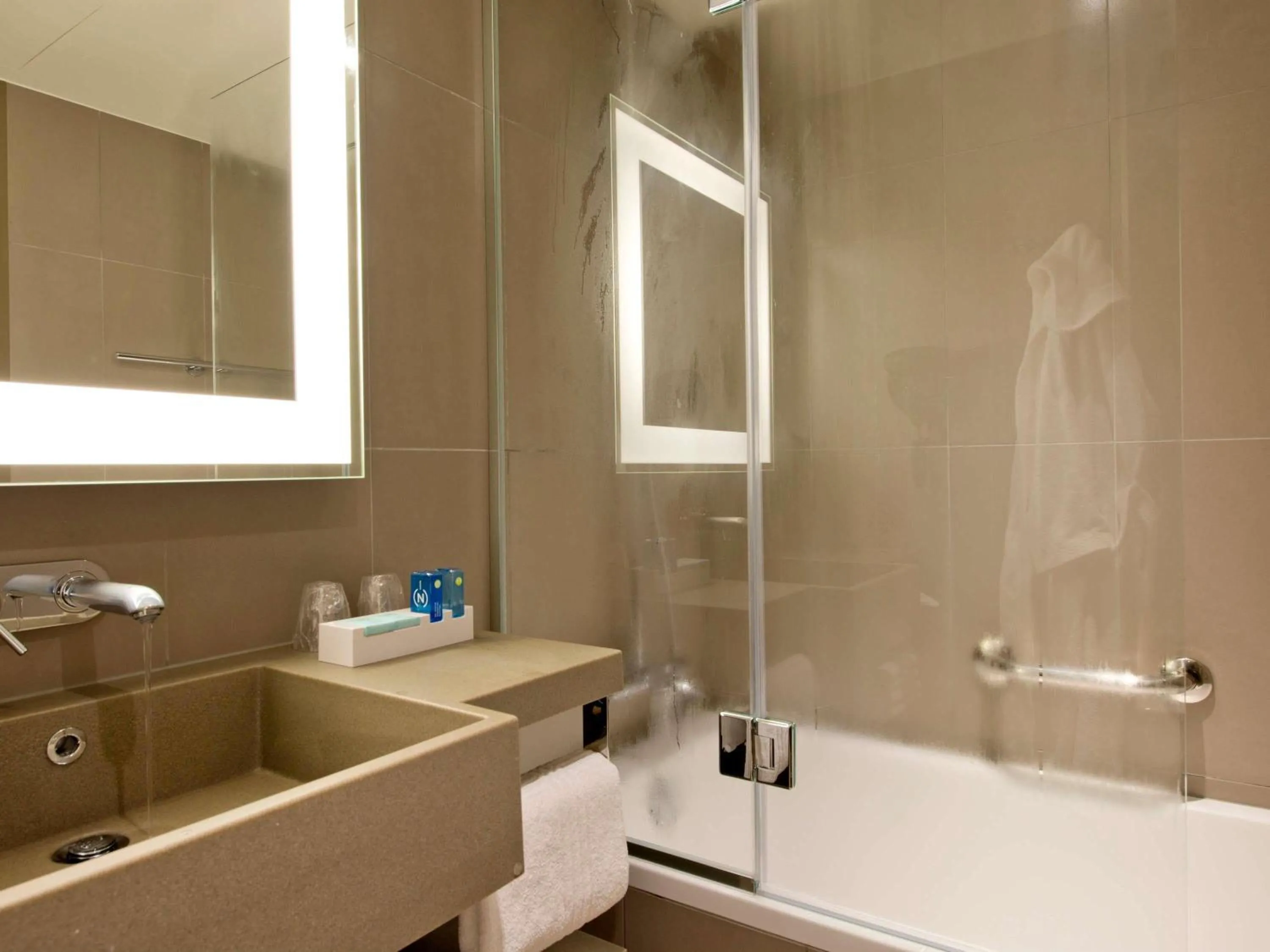 Bedroom in Novotel Lodz Centrum