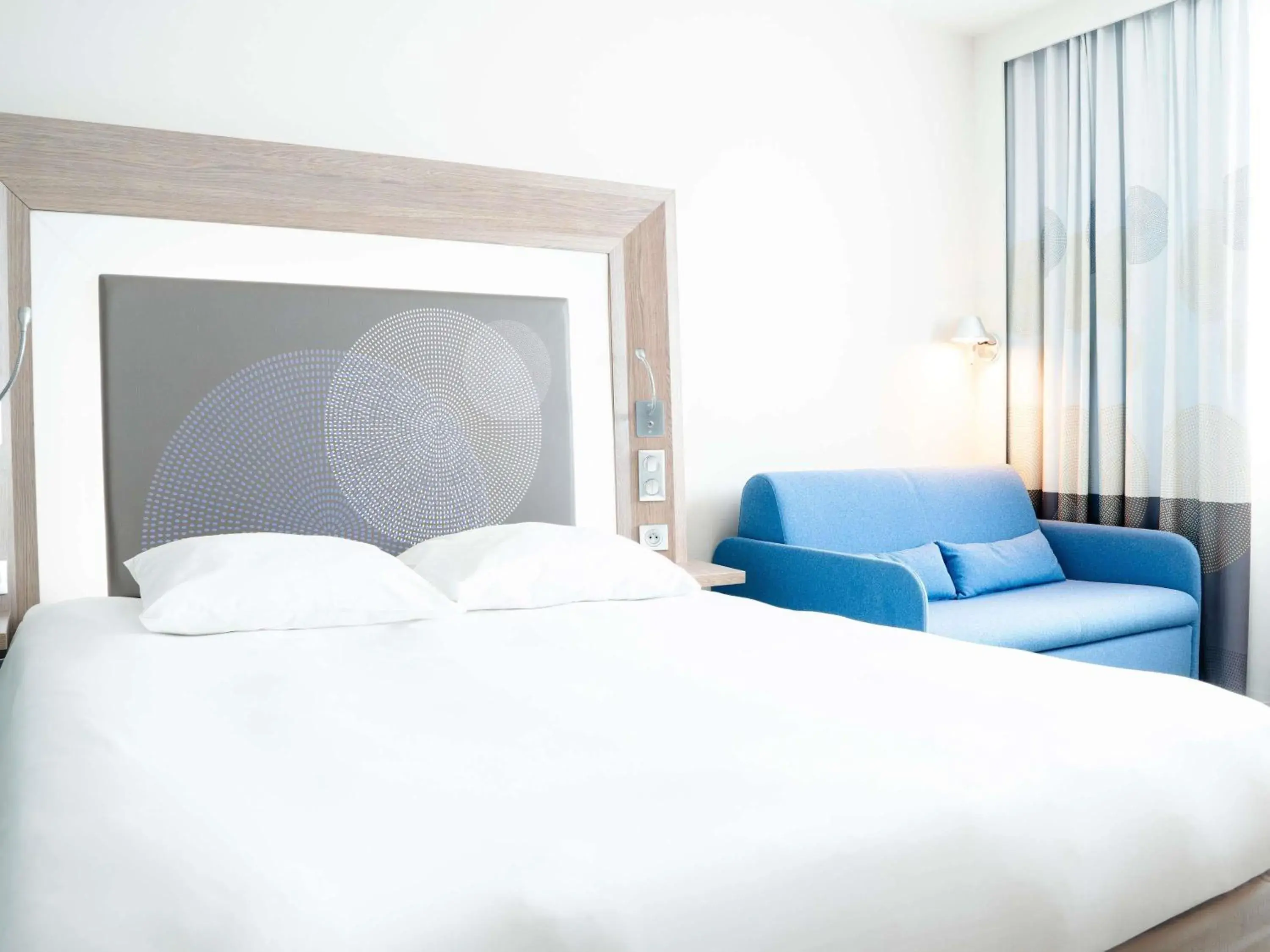 Superior Room with Sofa in Novotel Lodz Centrum Superior Room with Sofa in Novotel Lodz Centrum