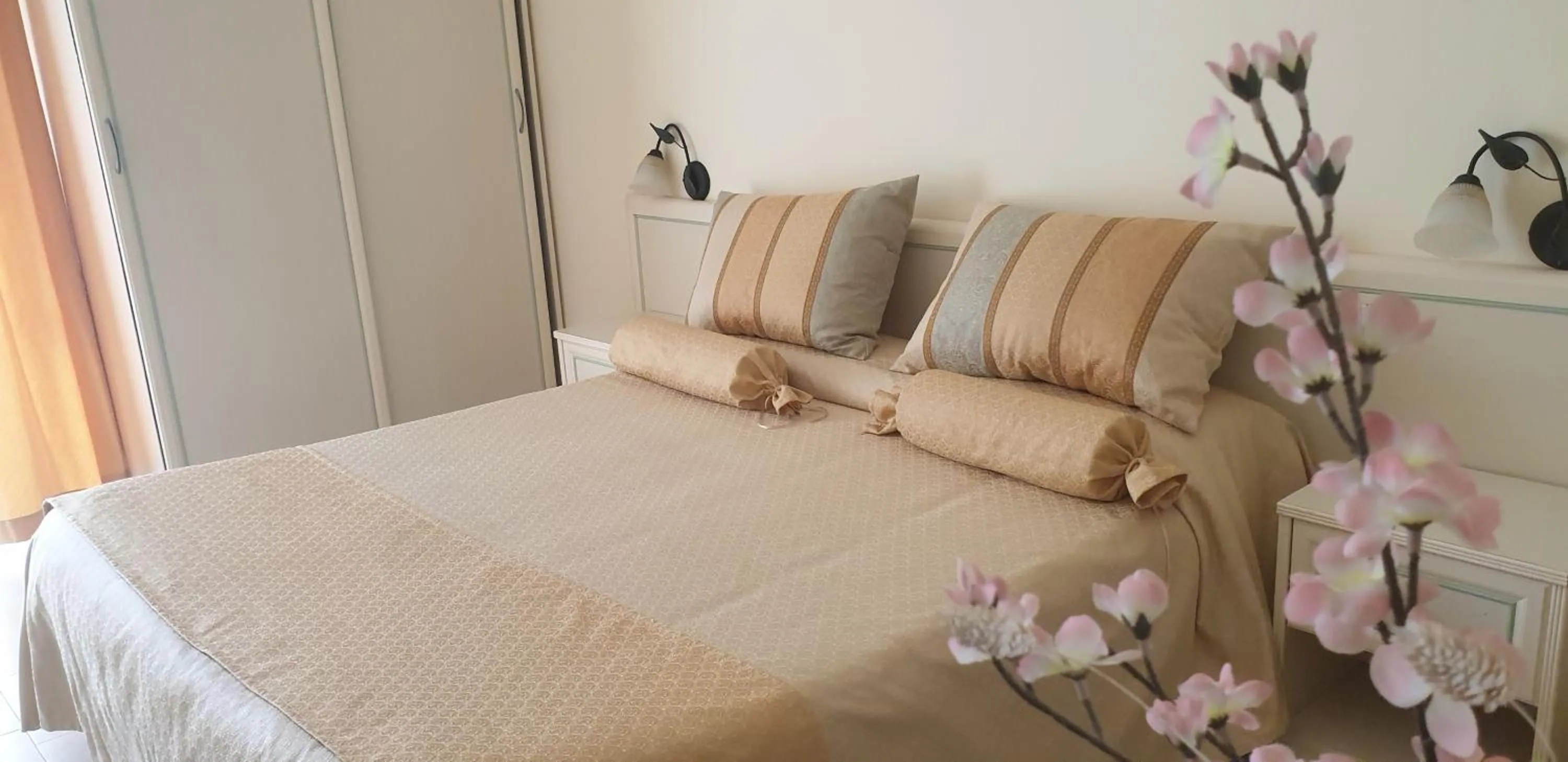 Photo of the whole room, Bed in RS San Sebastiano Holidays