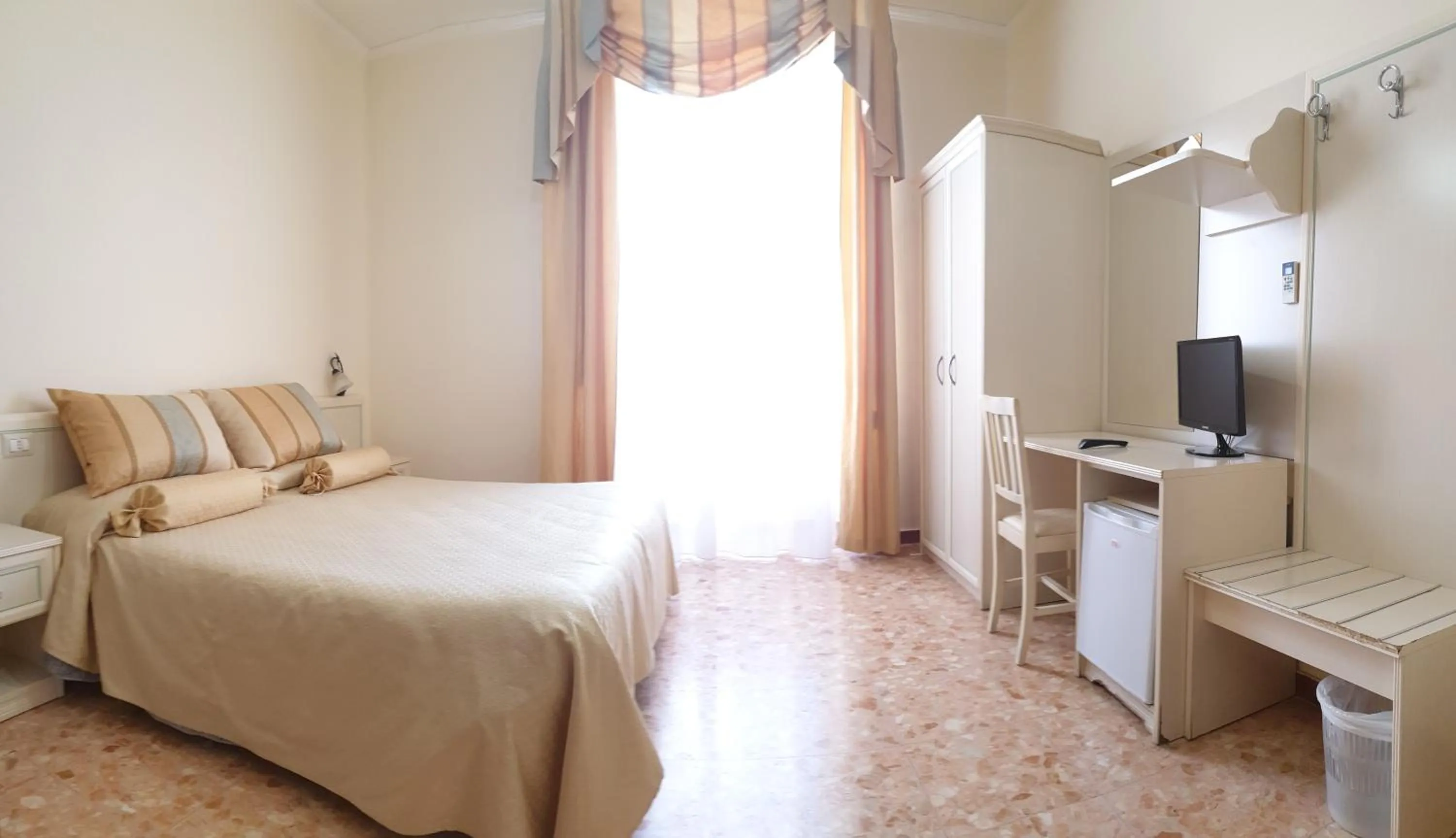 Photo of the whole room, Bed in RS San Sebastiano Holidays