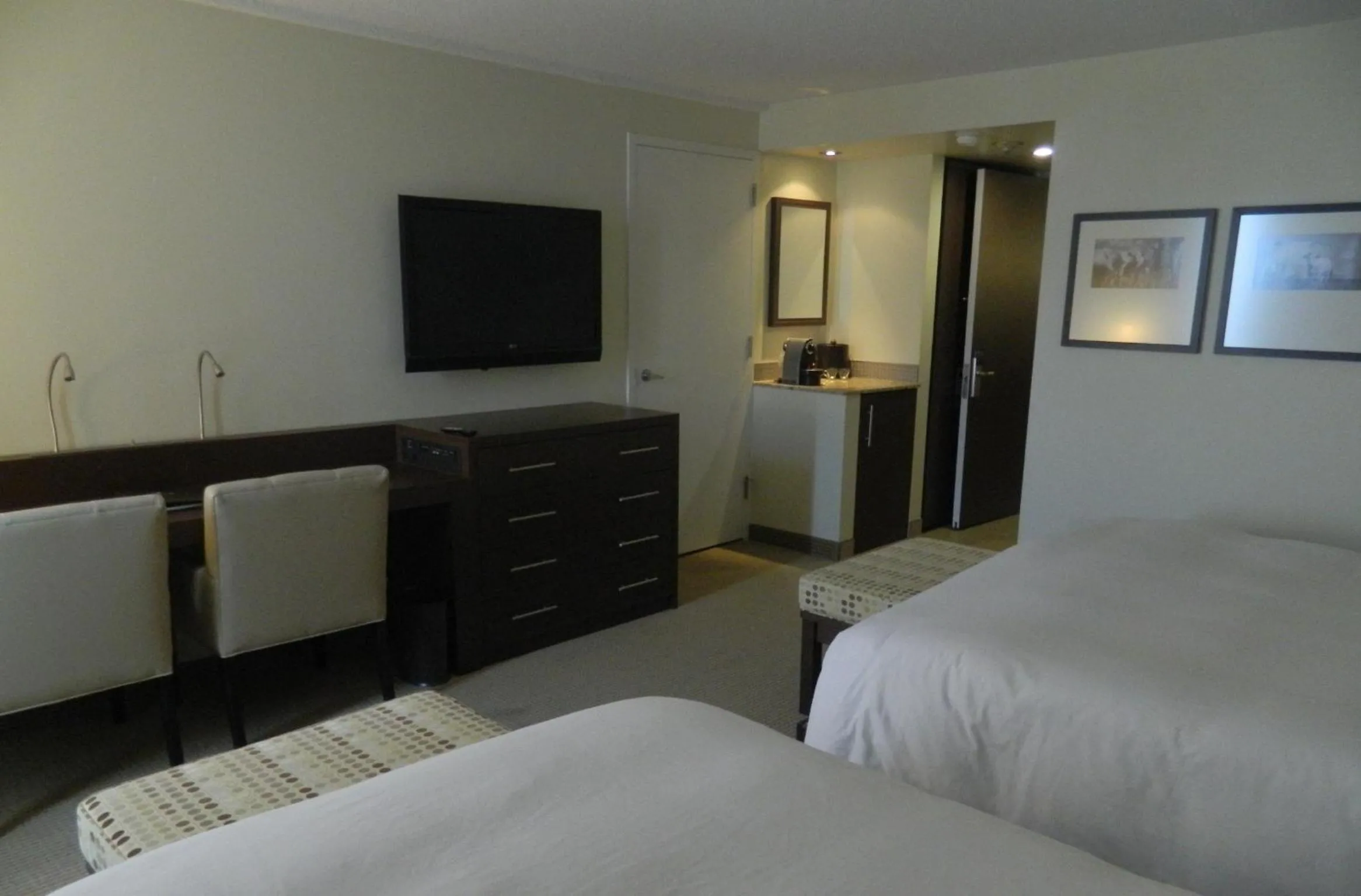 Double Room with Street View in le Georgesville