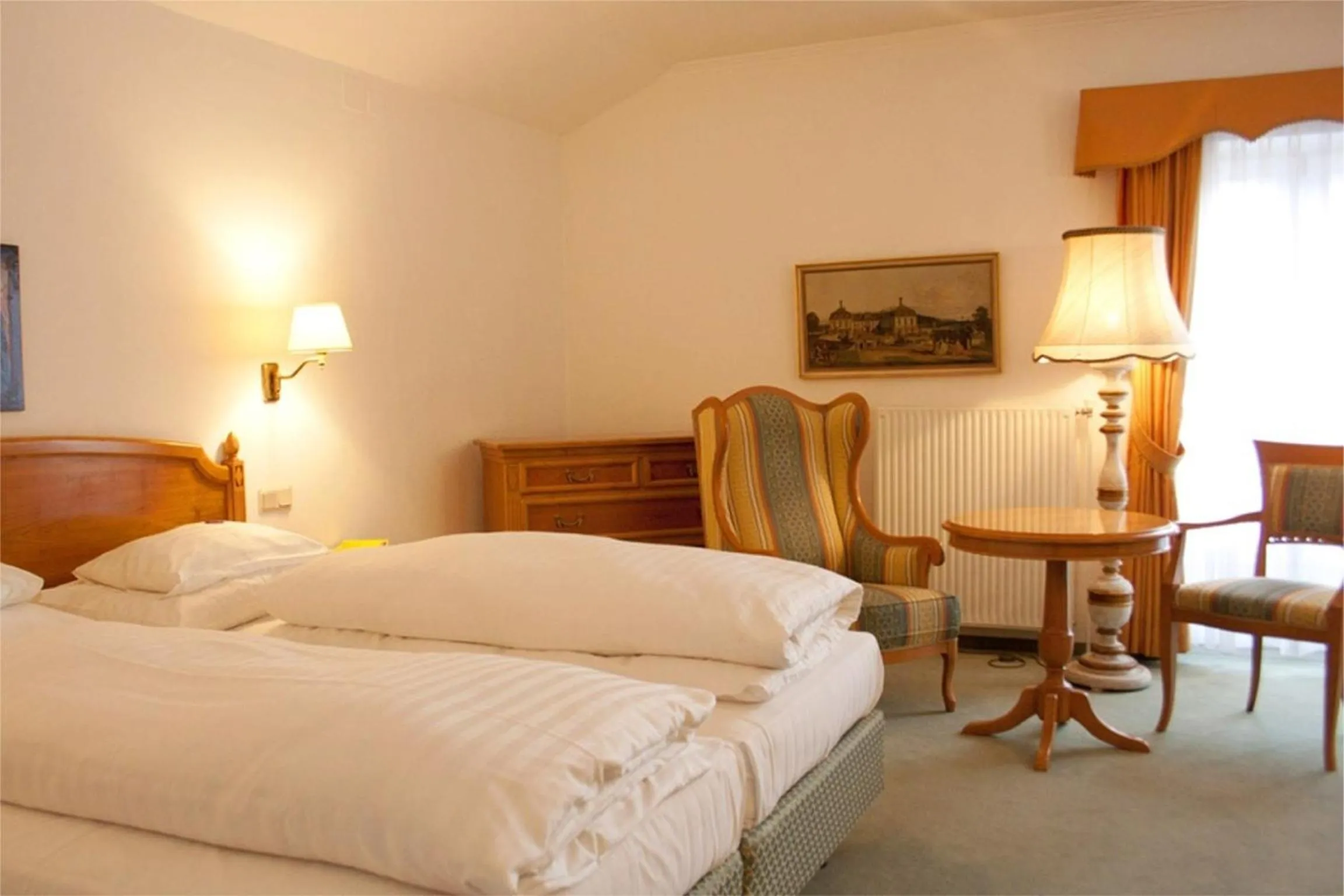 Bed in Hotel Landhaus Fuhrgassl-Huber