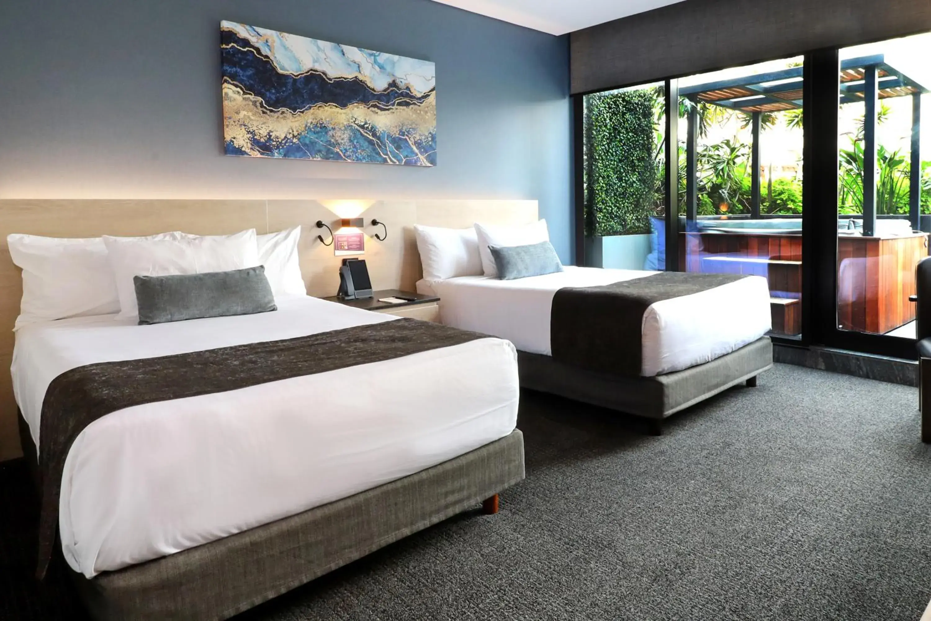 Coffee/tea facilities, Bed in QUARTZ HOTEL & SPA Coffee/tea facilities, Bed in QUARTZ HOTEL & SPA