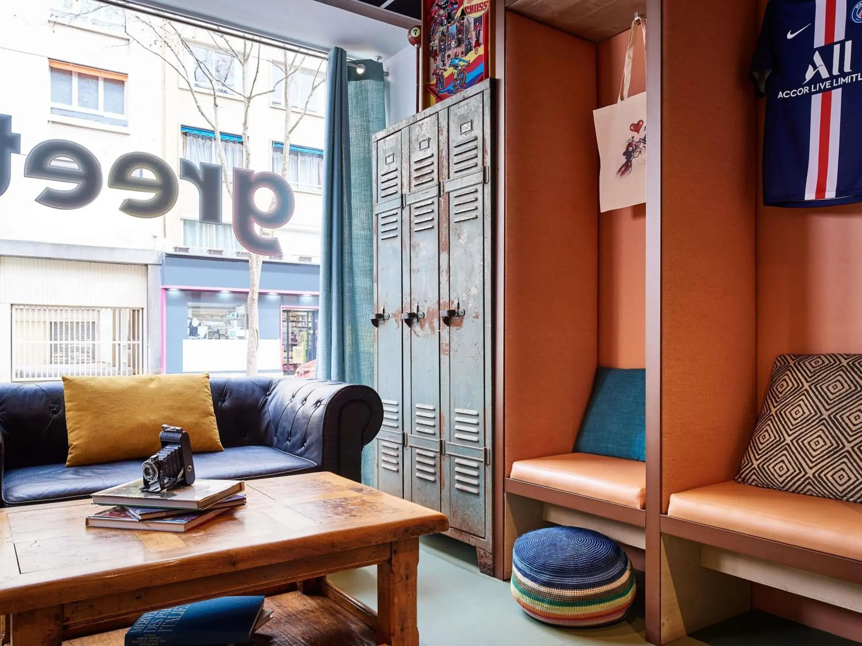 Lounge or bar in Greet Boulogne Billancourt Paris Lounge or bar in Greet Boulogne Billancourt Paris