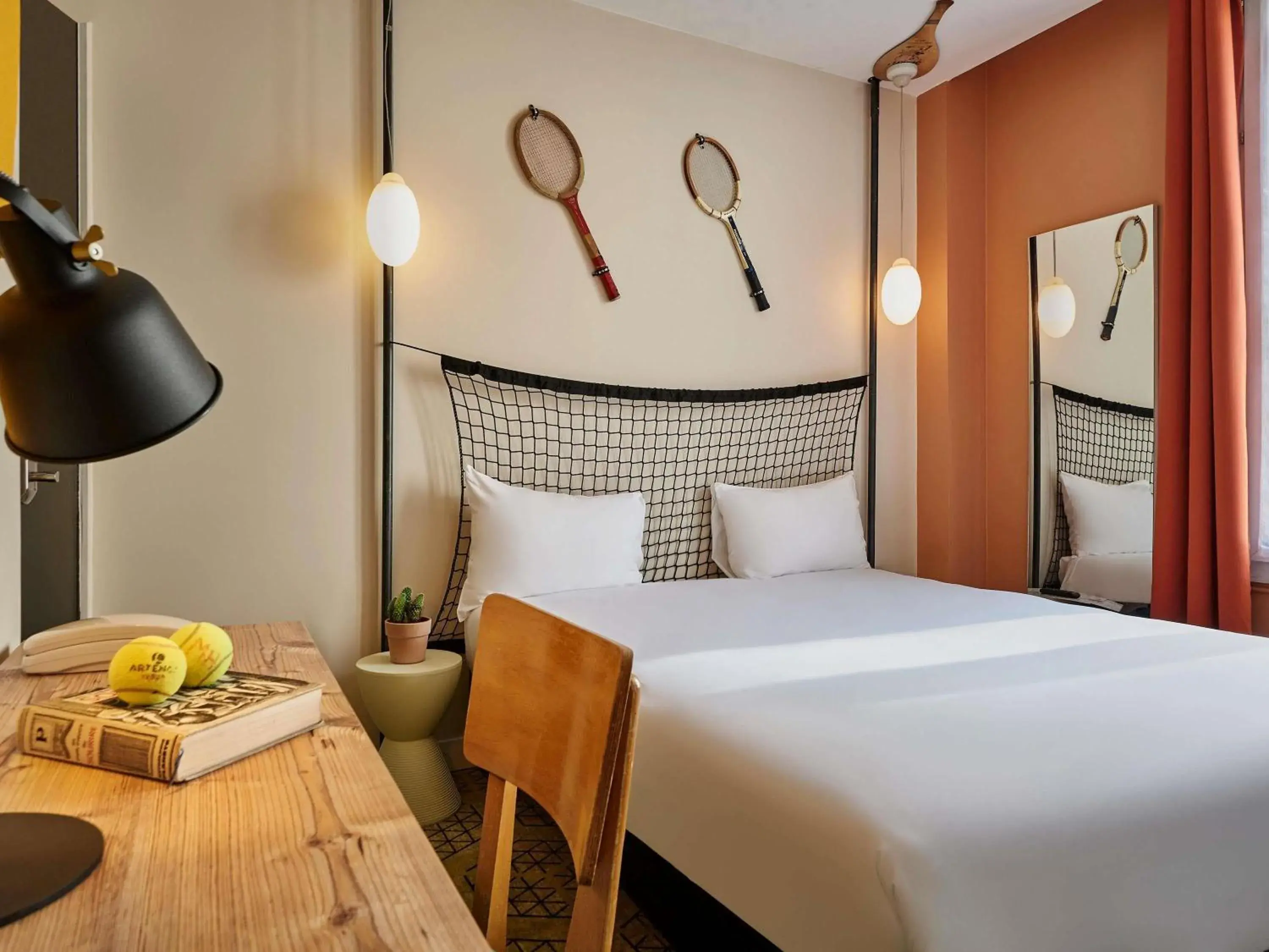 Bedroom, Bed in Greet Boulogne Billancourt Paris Bedroom, Bed in Greet Boulogne Billancourt Paris