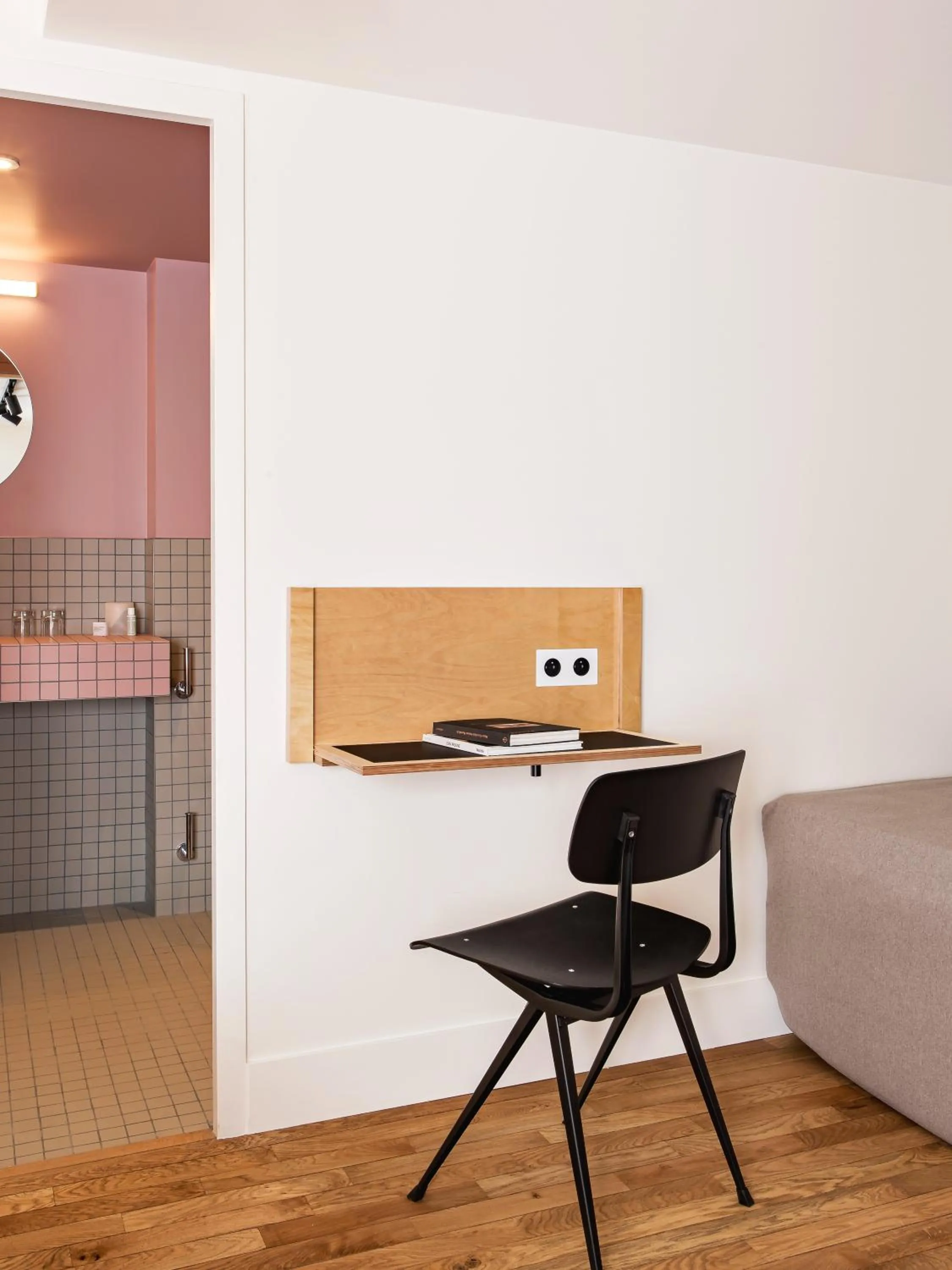 Seating area in New Hotel Opéra