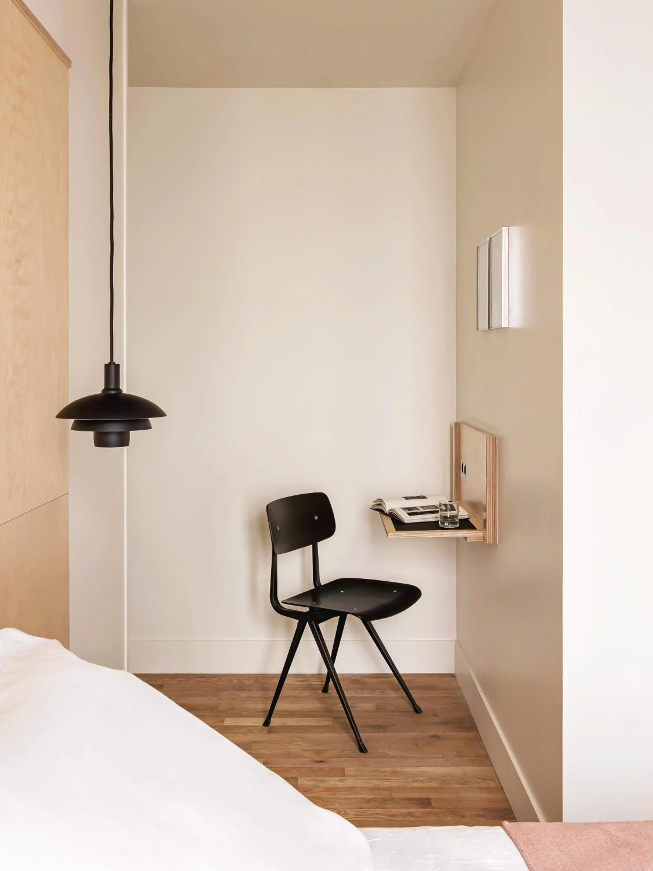 Seating area in New Hotel Opéra