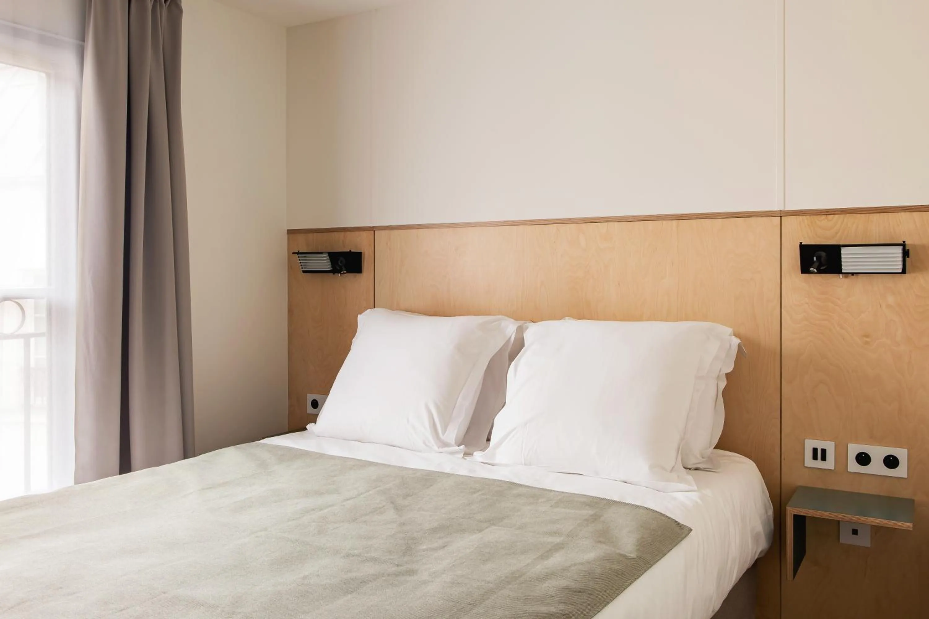 Bedroom, Bed in New Hotel Opéra