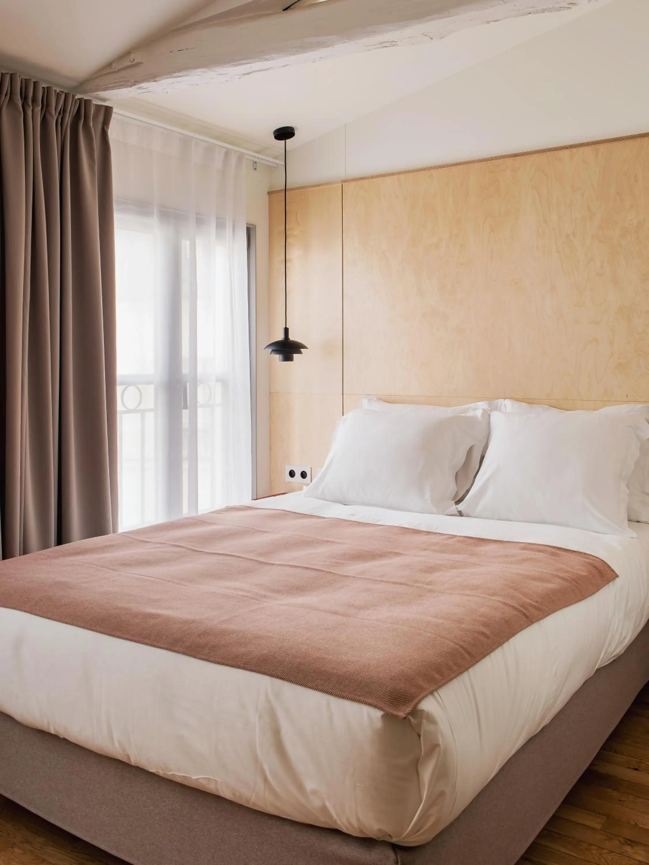 Bed in New Hotel Opéra