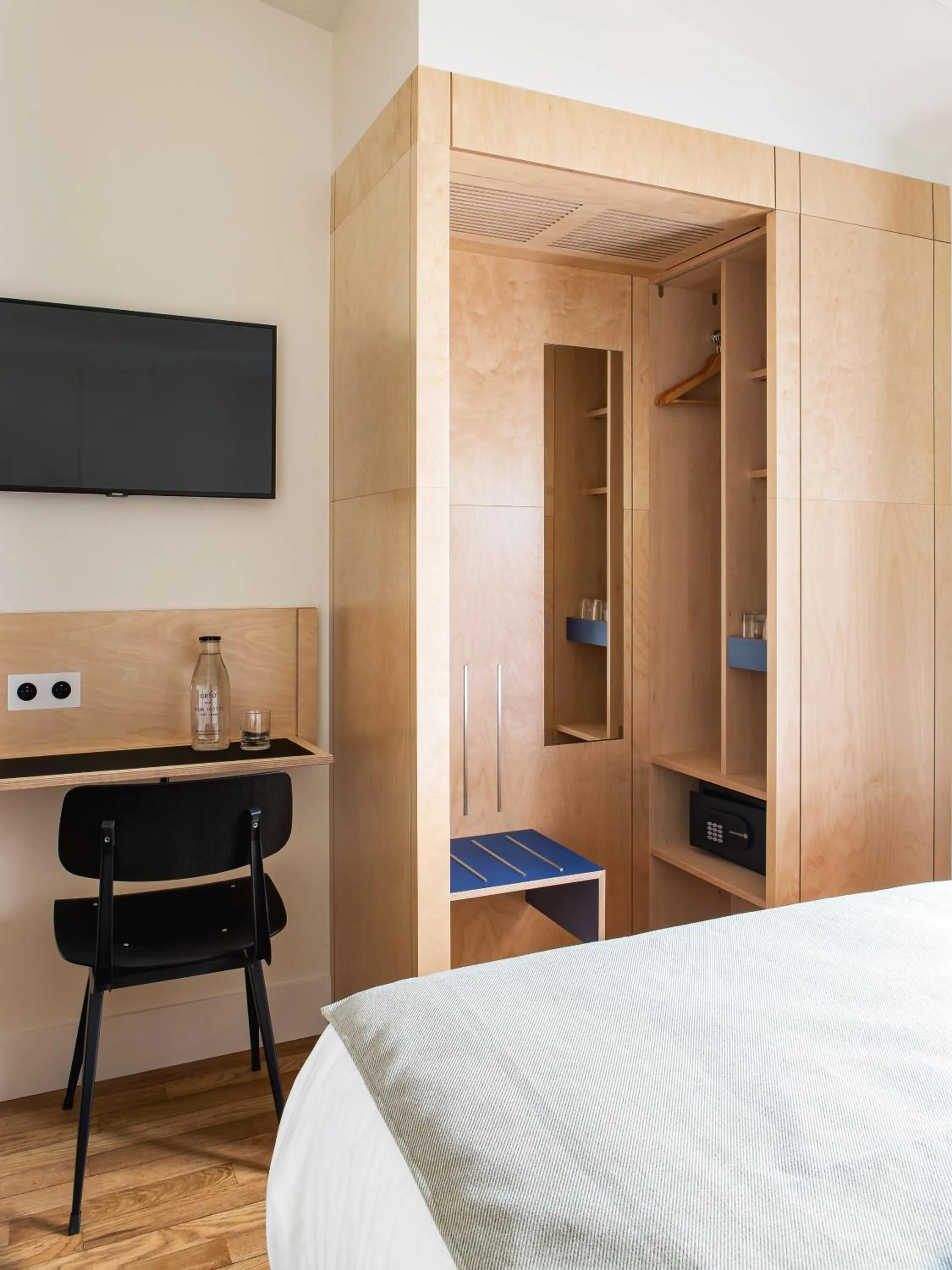 Seating area, Bed in New Hotel Opéra