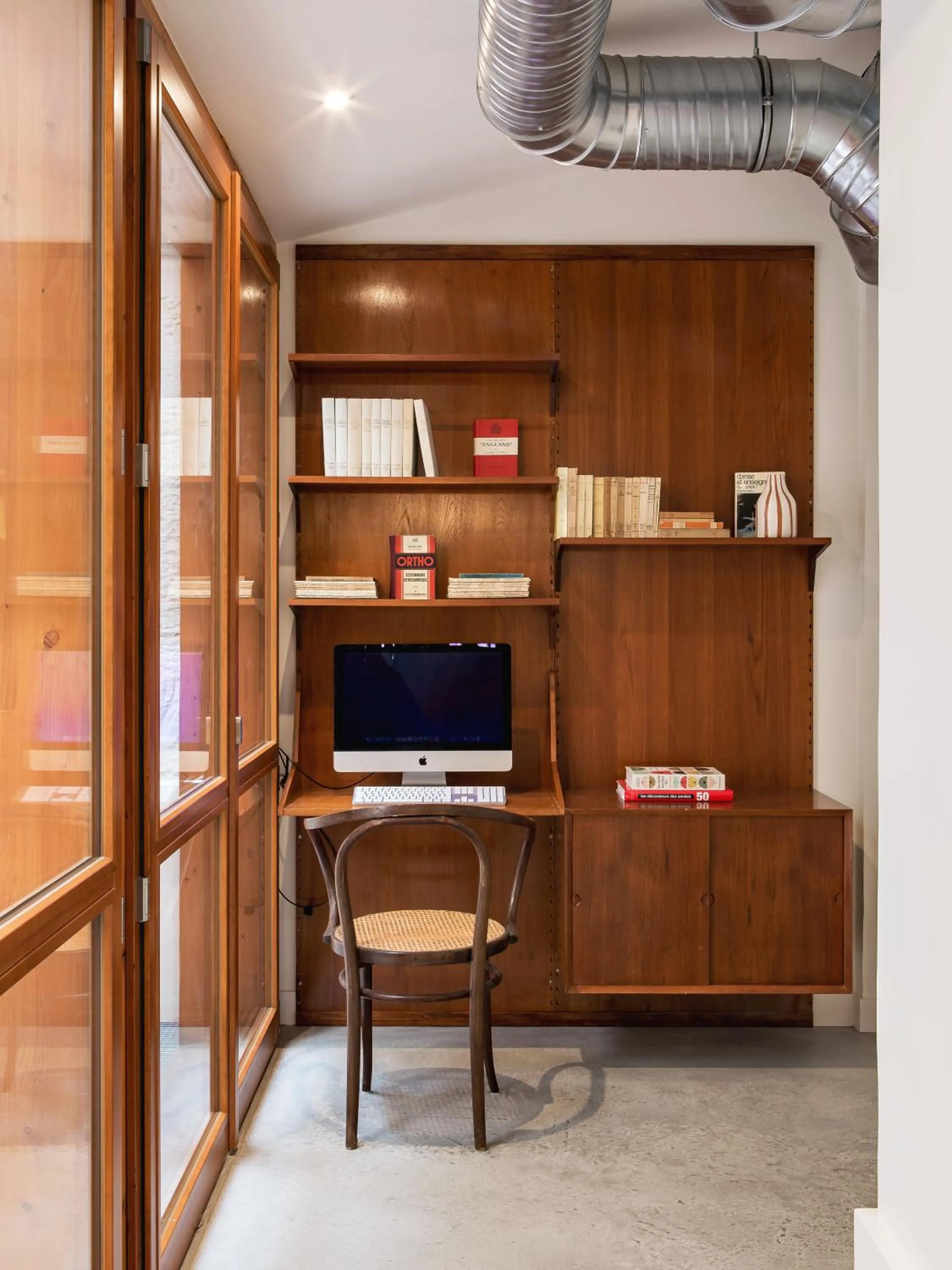 Seating area in New Hotel Opéra