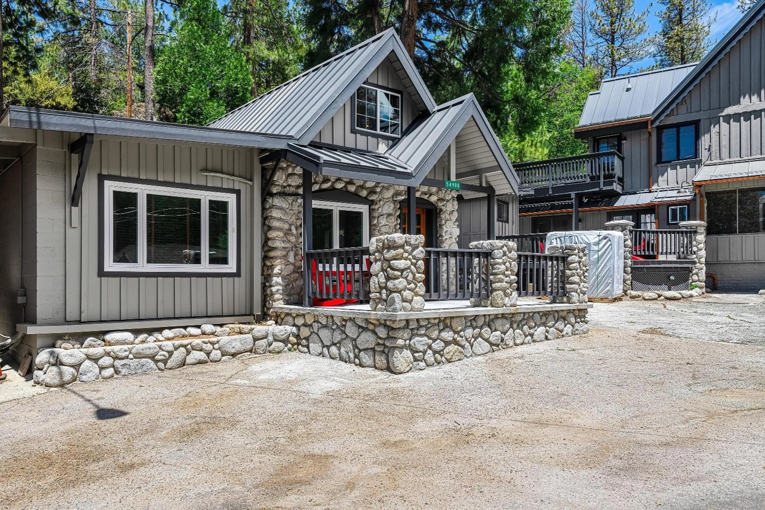 The Grand Idyllwild Lodge