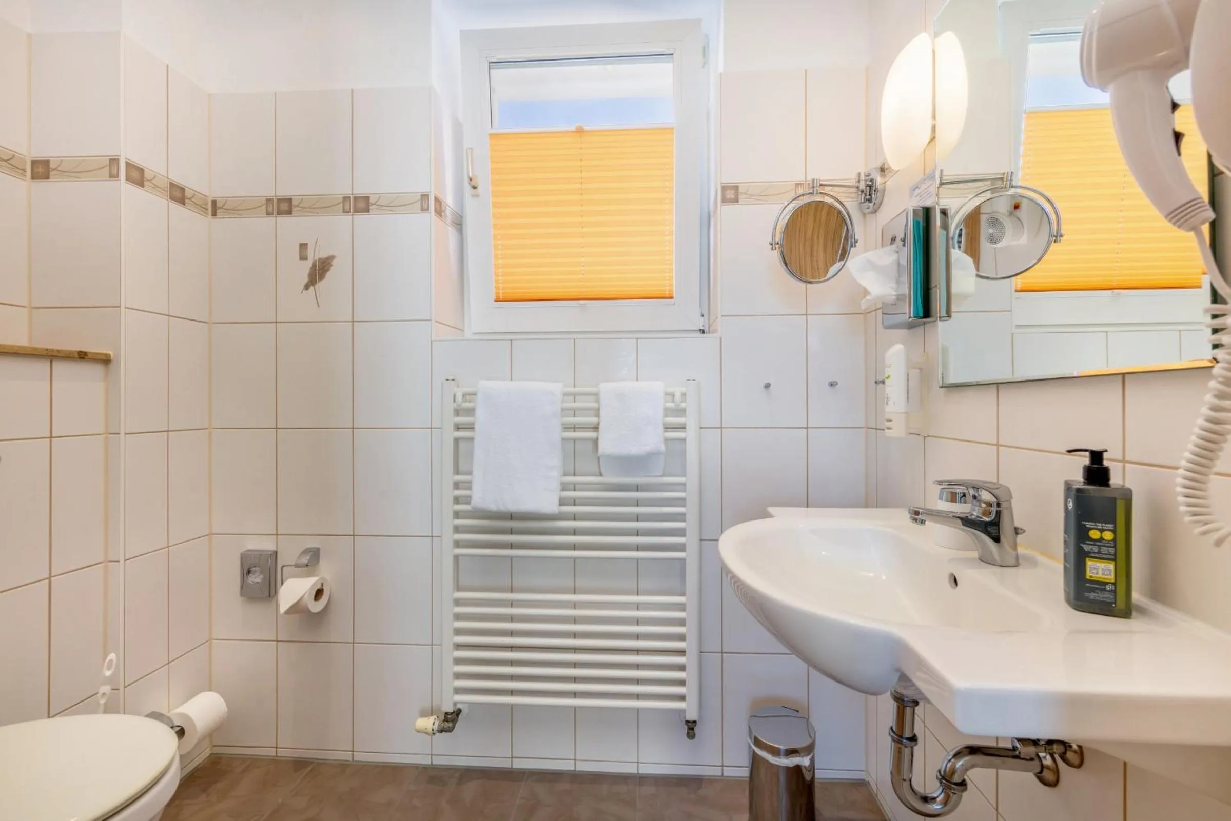 Bathroom in Strandhotel zur Promenade