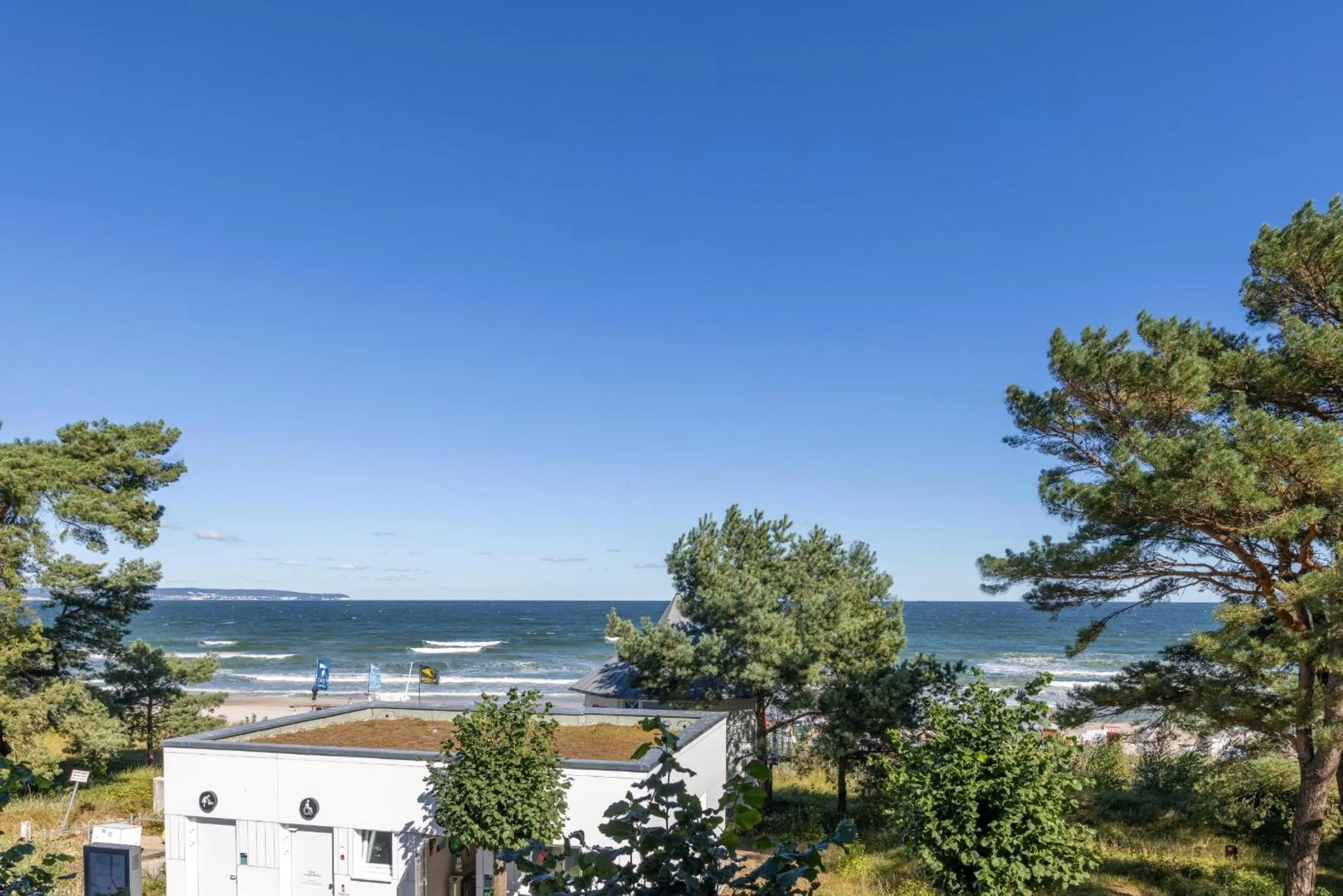 Beach in Strandhotel zur Promenade