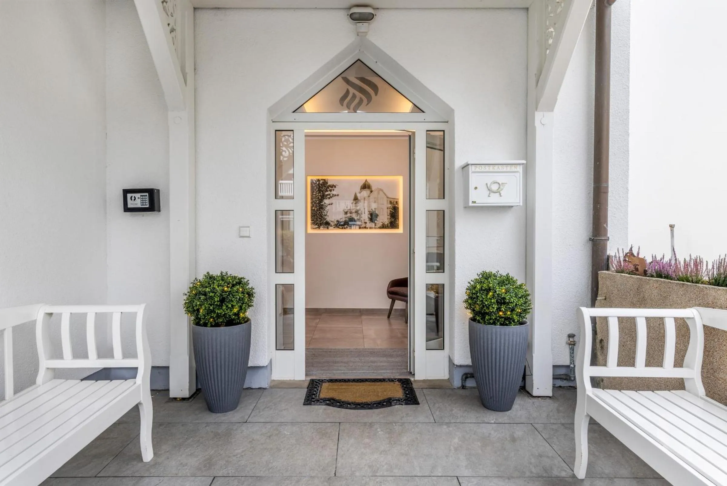 Facade/entrance in Strandhotel zur Promenade