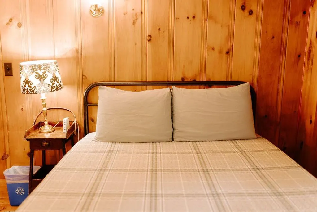 Bed in Snowvillage Inn