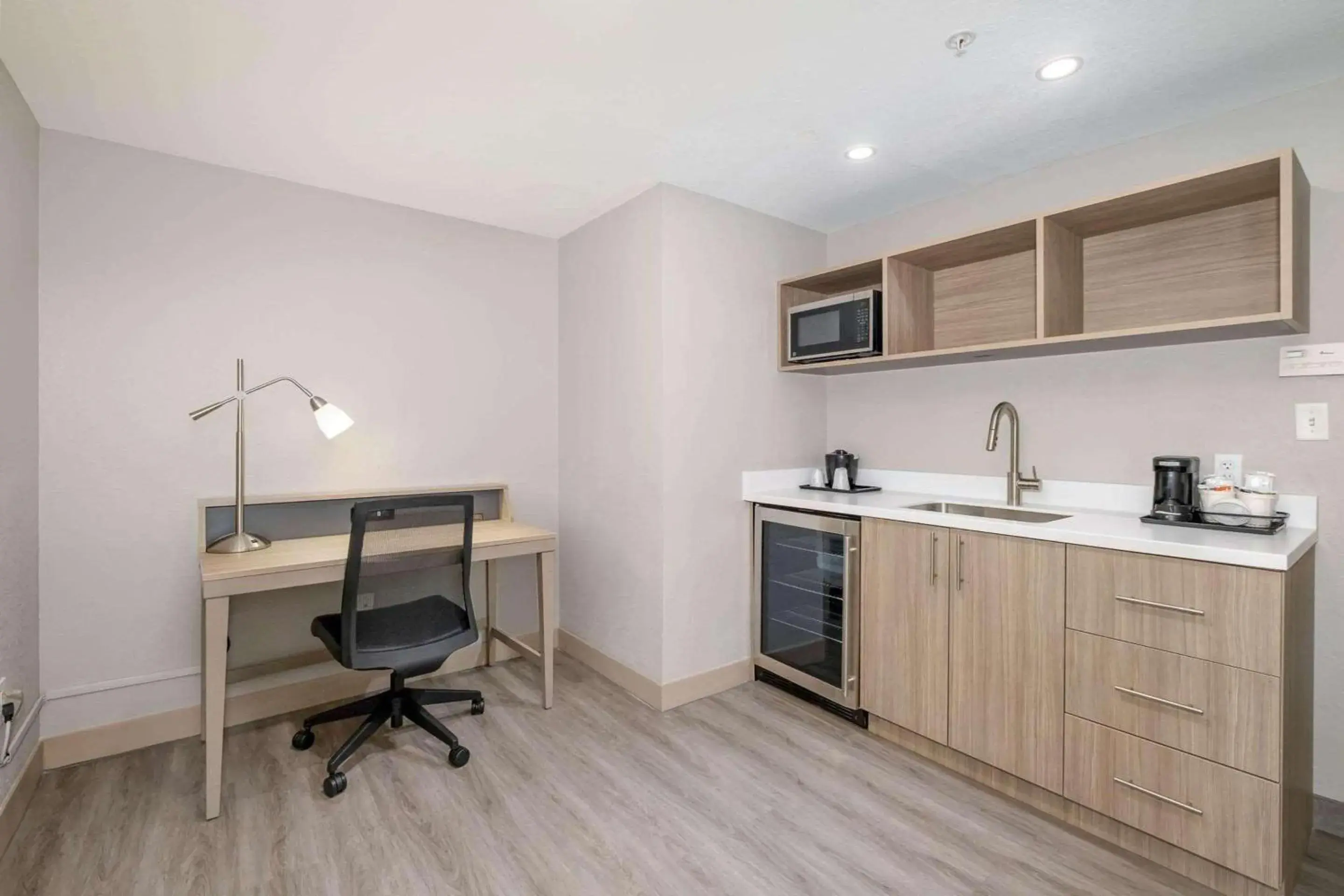 Bedroom in Country Inn & Suites by Radisson, Port Canaveral, FL Bedroom in Country Inn & Suites by Radisson, Port Canaveral, FL