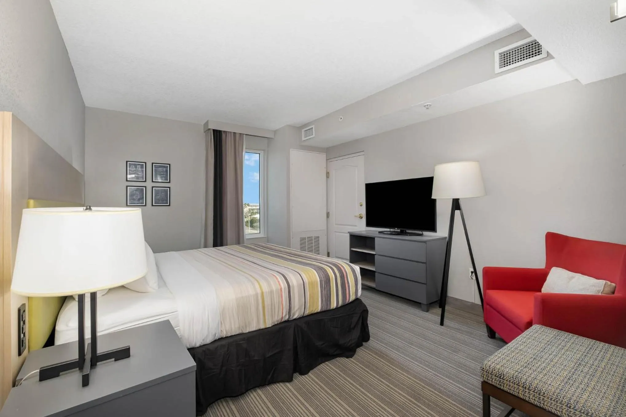 Bed in Country Inn & Suites by Radisson, Port Canaveral, FL