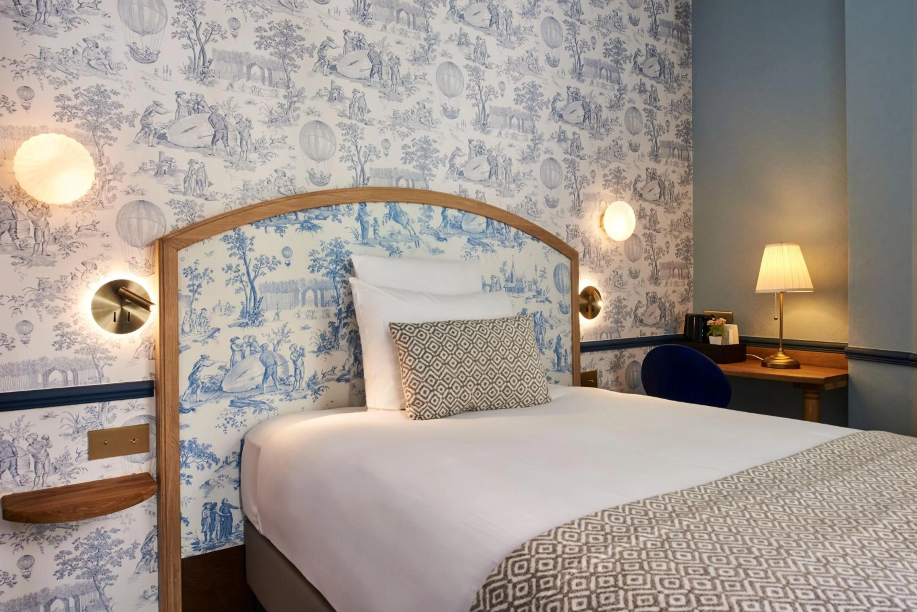 Bedroom, Bed in Hotel de Neuve by Happyculture