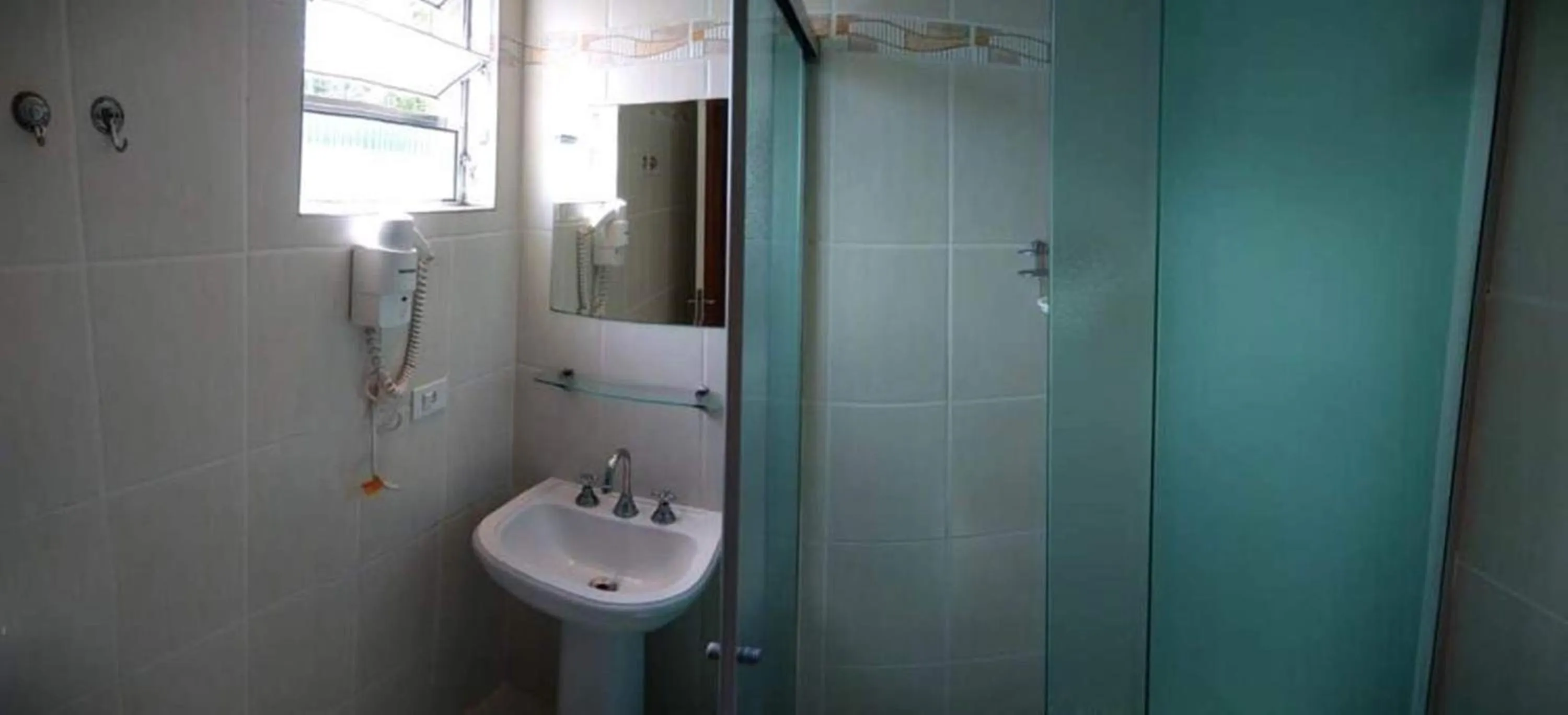 Shower in Hotel Luni