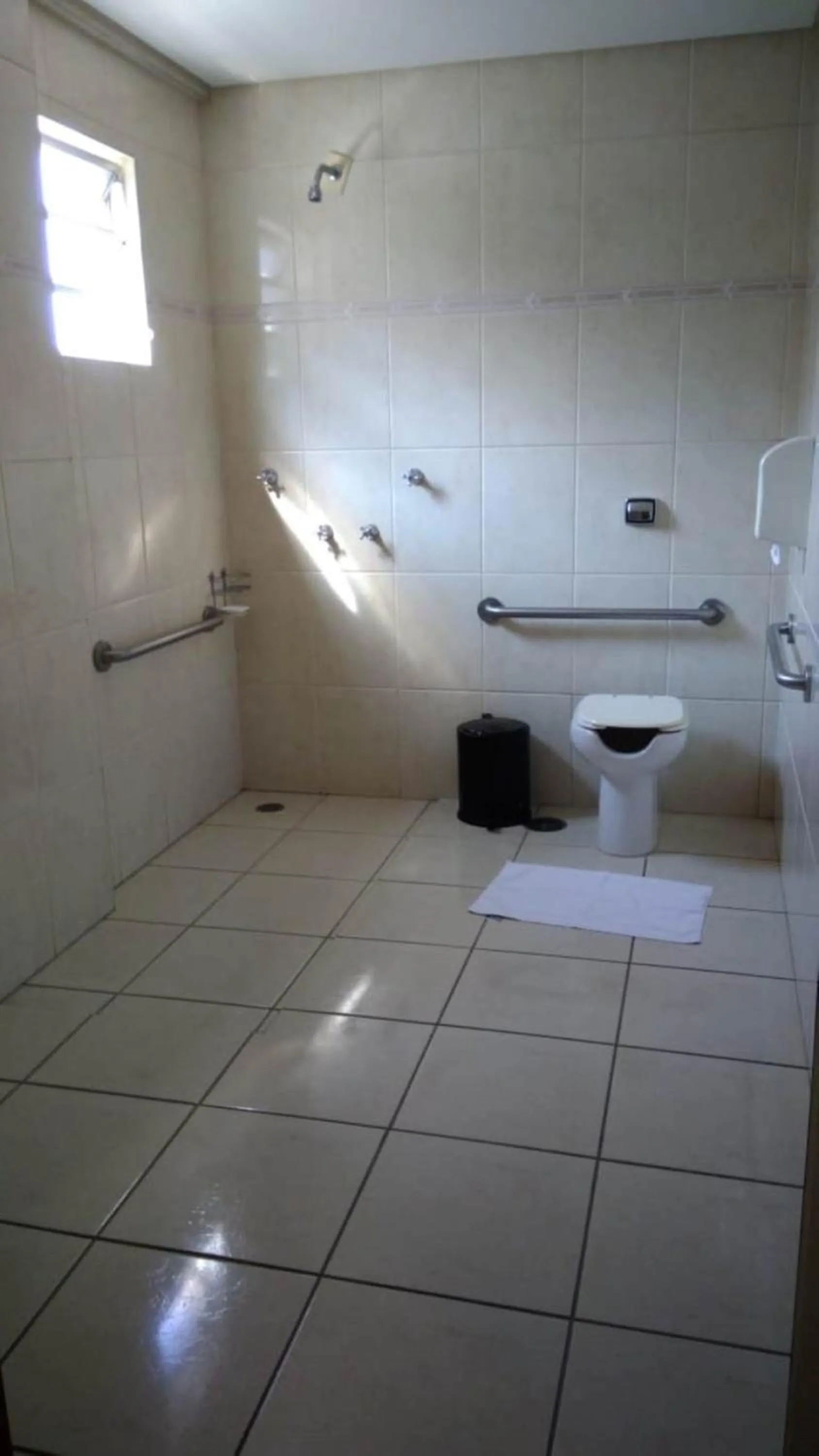 Toilet in Hotel Luni