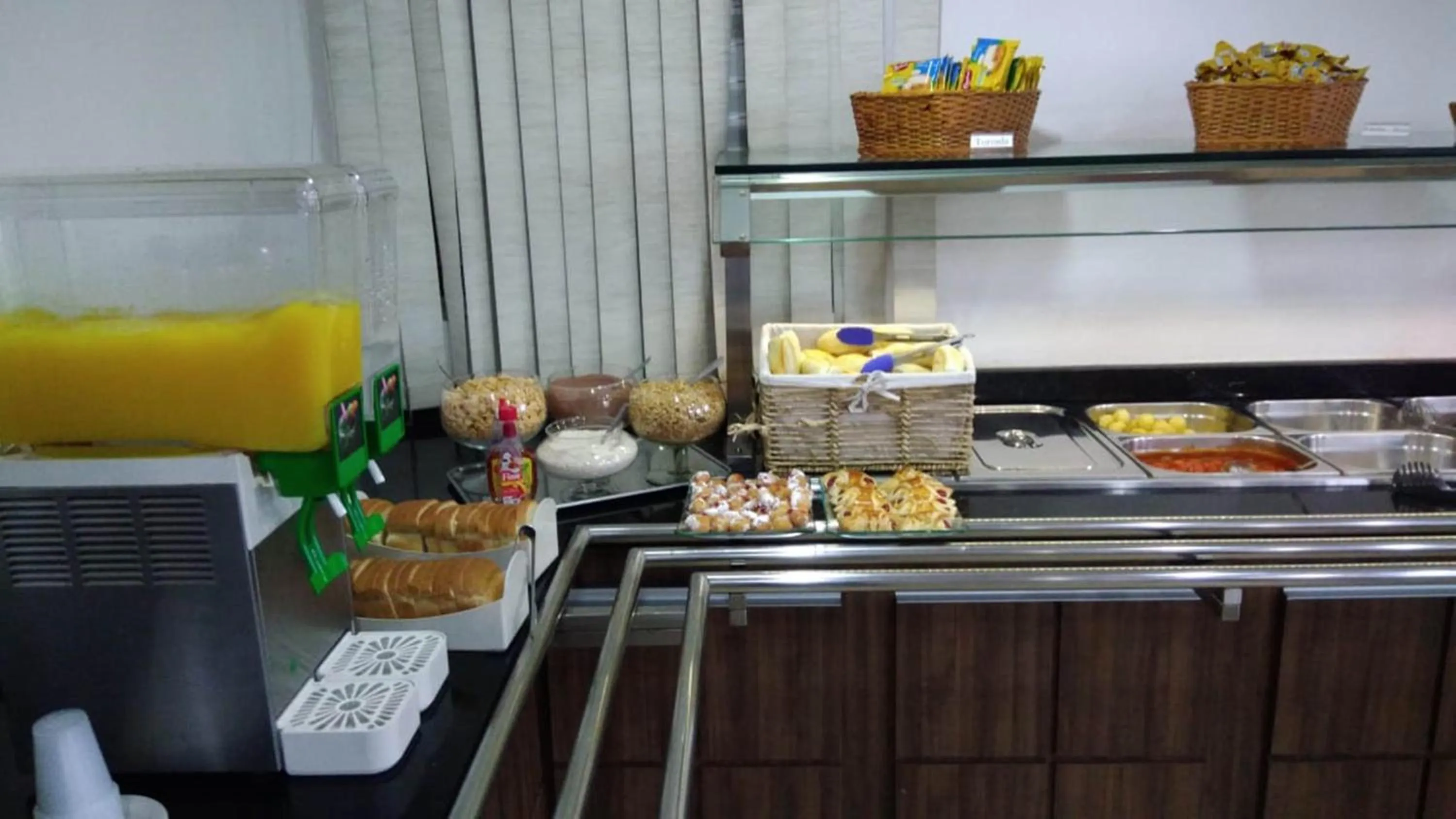 Food and drinks in Hotel Luni