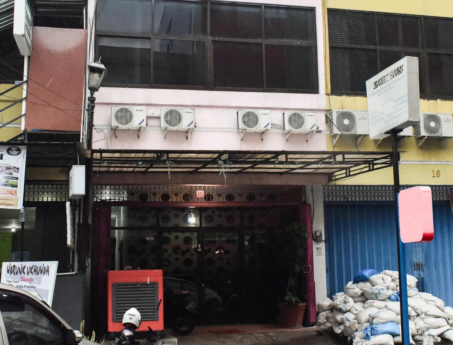 Property logo or sign in RedDoorz at Pettarani Square Makassar