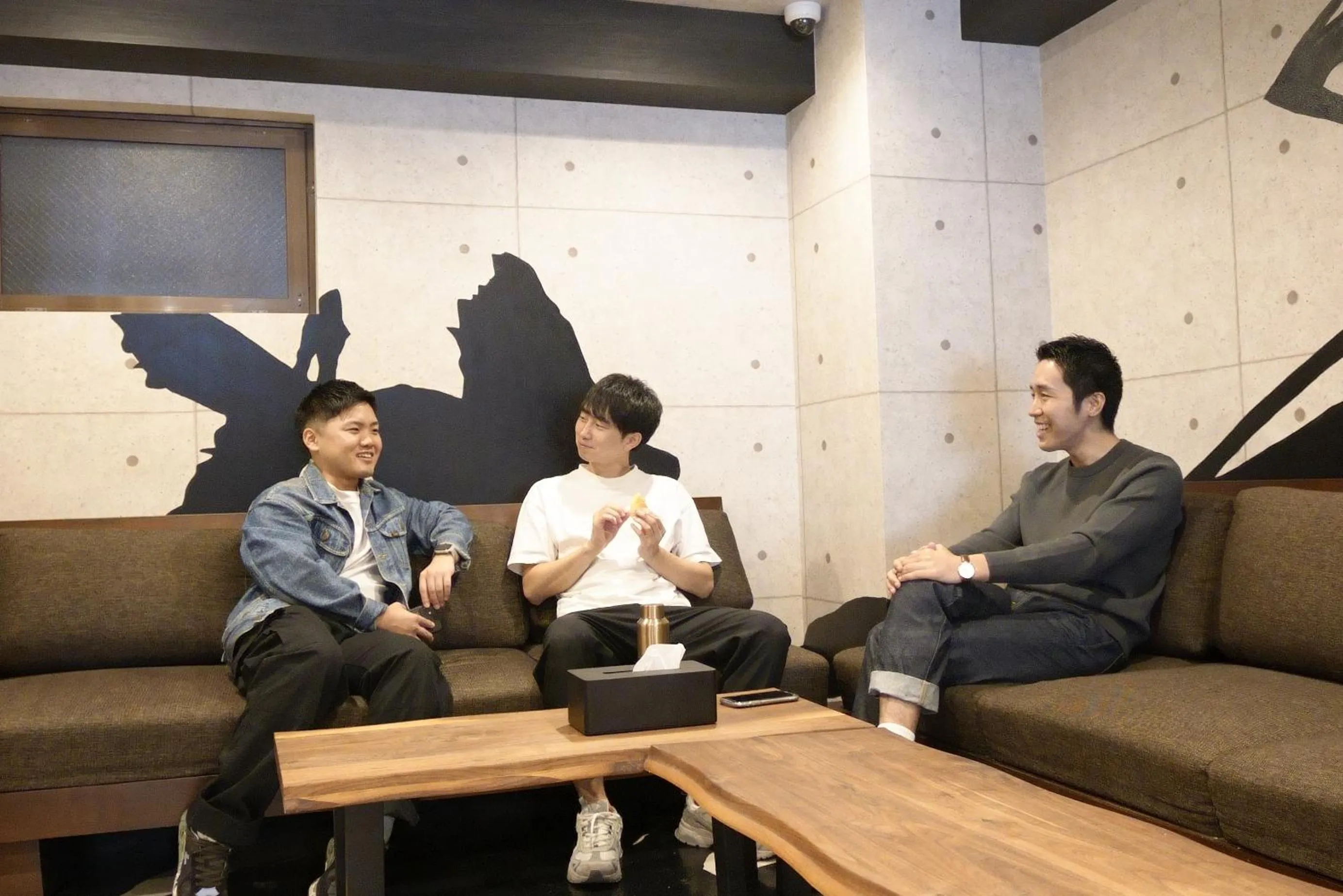 Communal lounge/ TV room in Hotel Tomariya Ueno