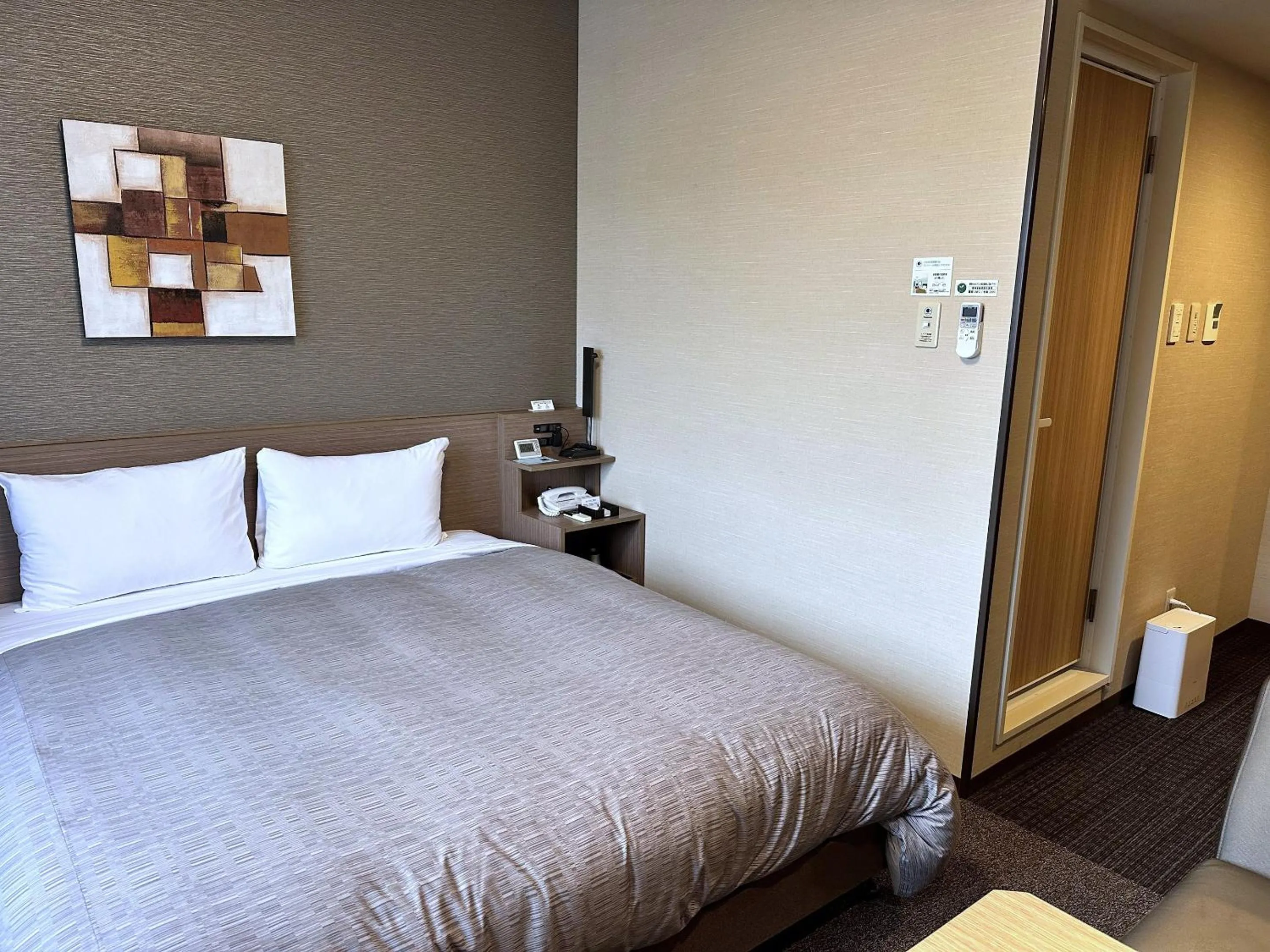 Photo of the whole room, Bed in Hotel Route-Inn Katori Sawara Ekimae