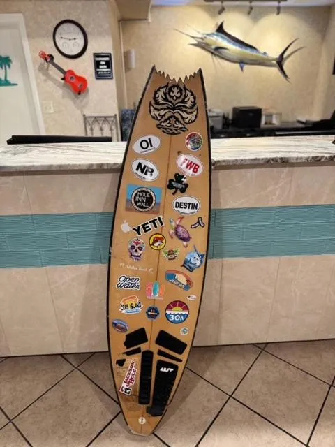 Lobby or reception in Hole Inn the Wall Hotel - Fort Walton Beach - Sunset Plaza - nearby Beaches & Hurlburt