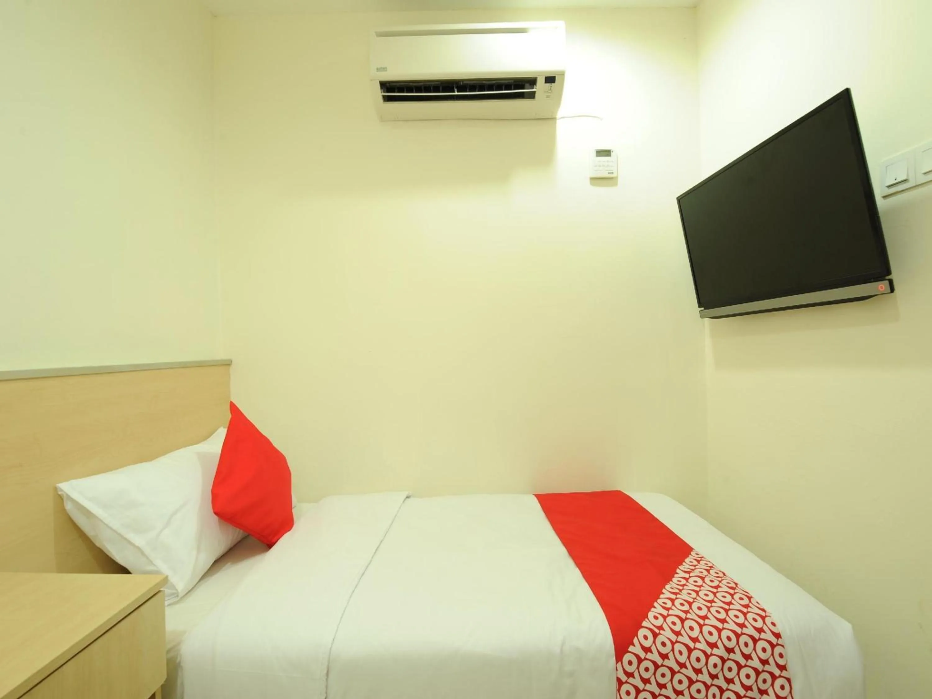 Bedroom in OYO 1055 Batu Caves Star Hotel