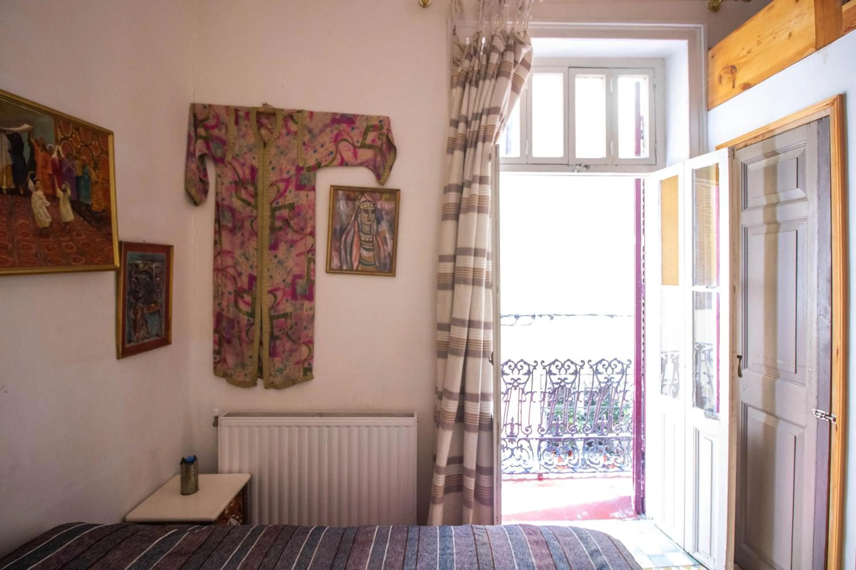Twin Room with Balcony in Bayt Alice Hostel