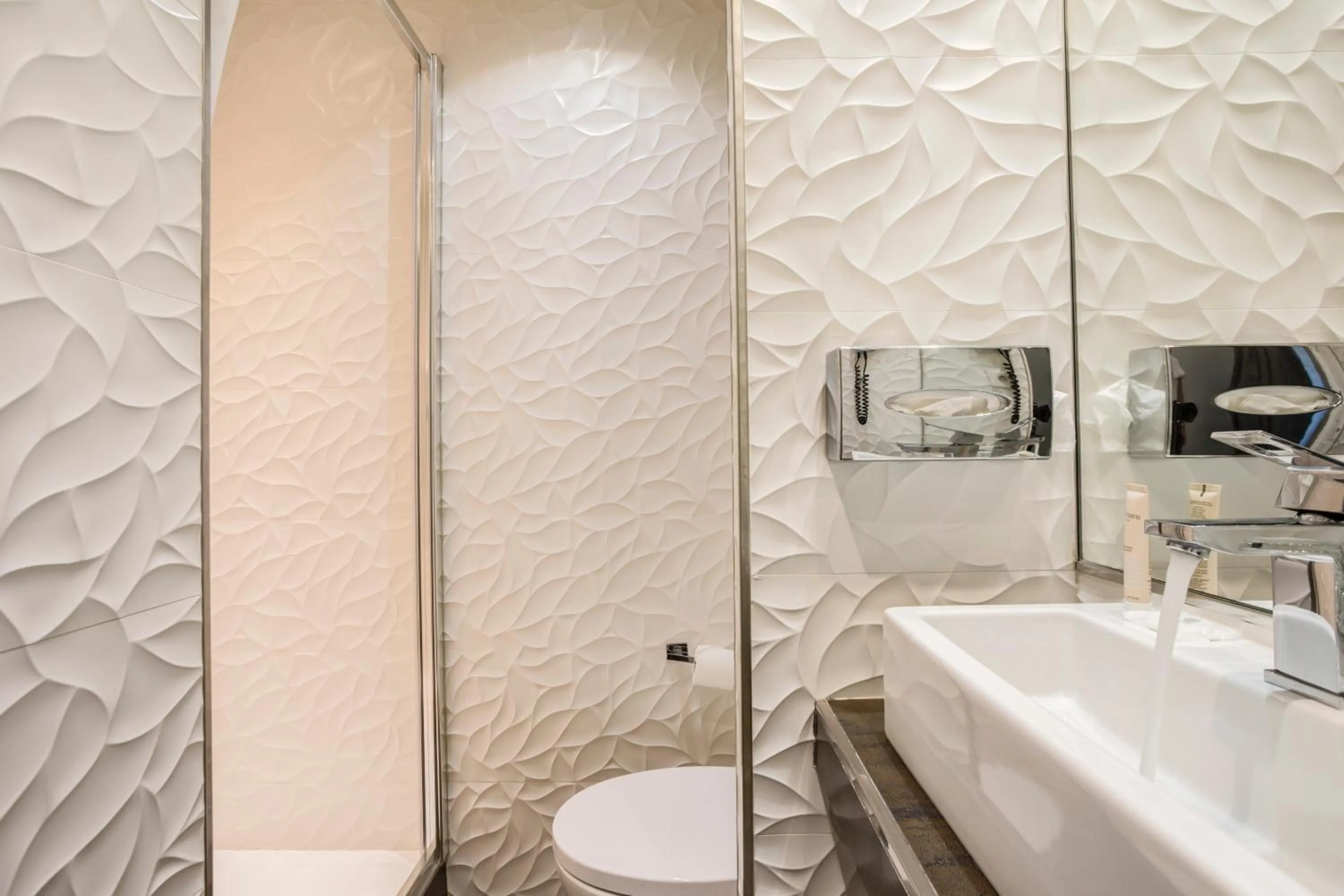 Bathroom in Jardins de Montmartre