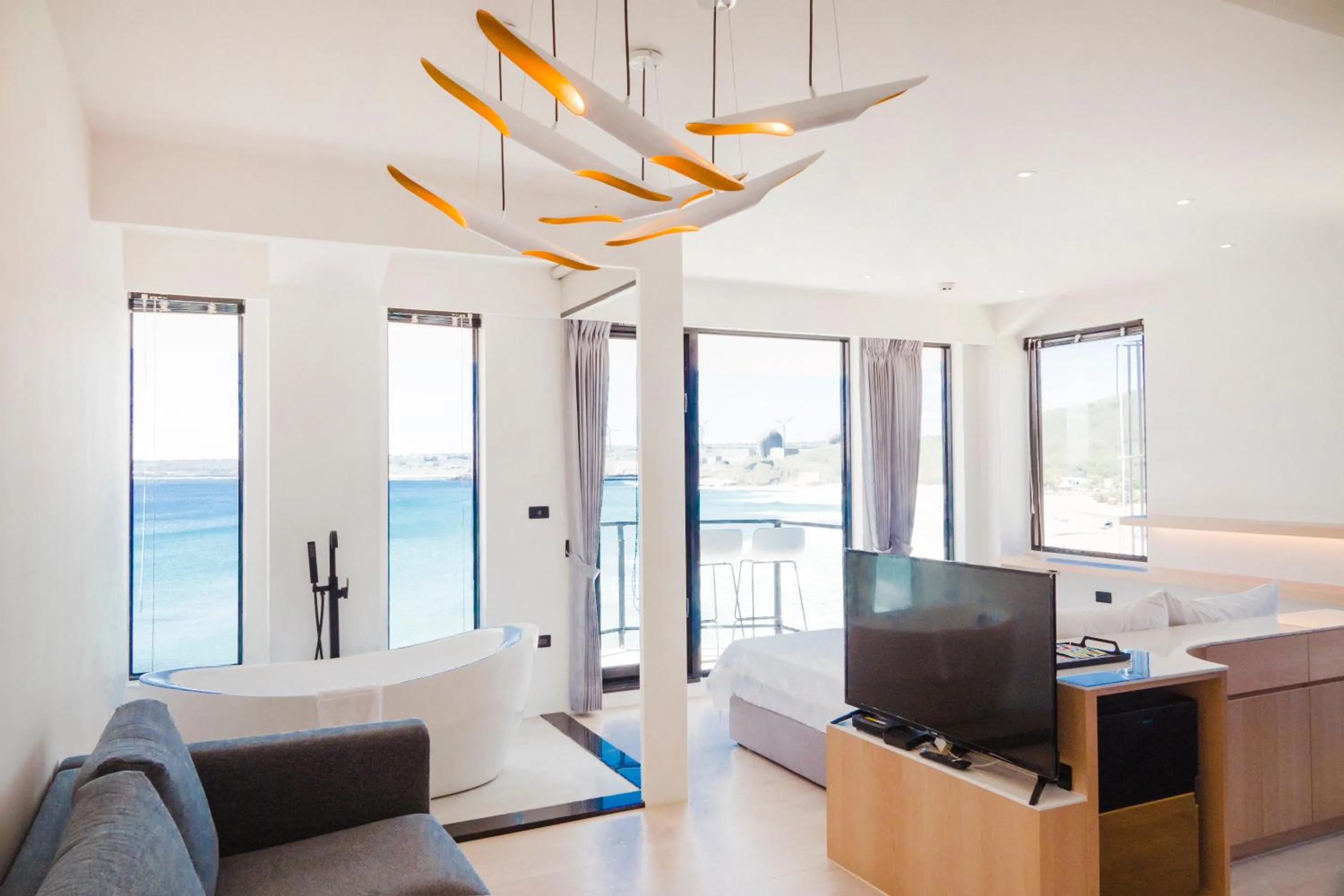 Patio in Sunshine Liv.