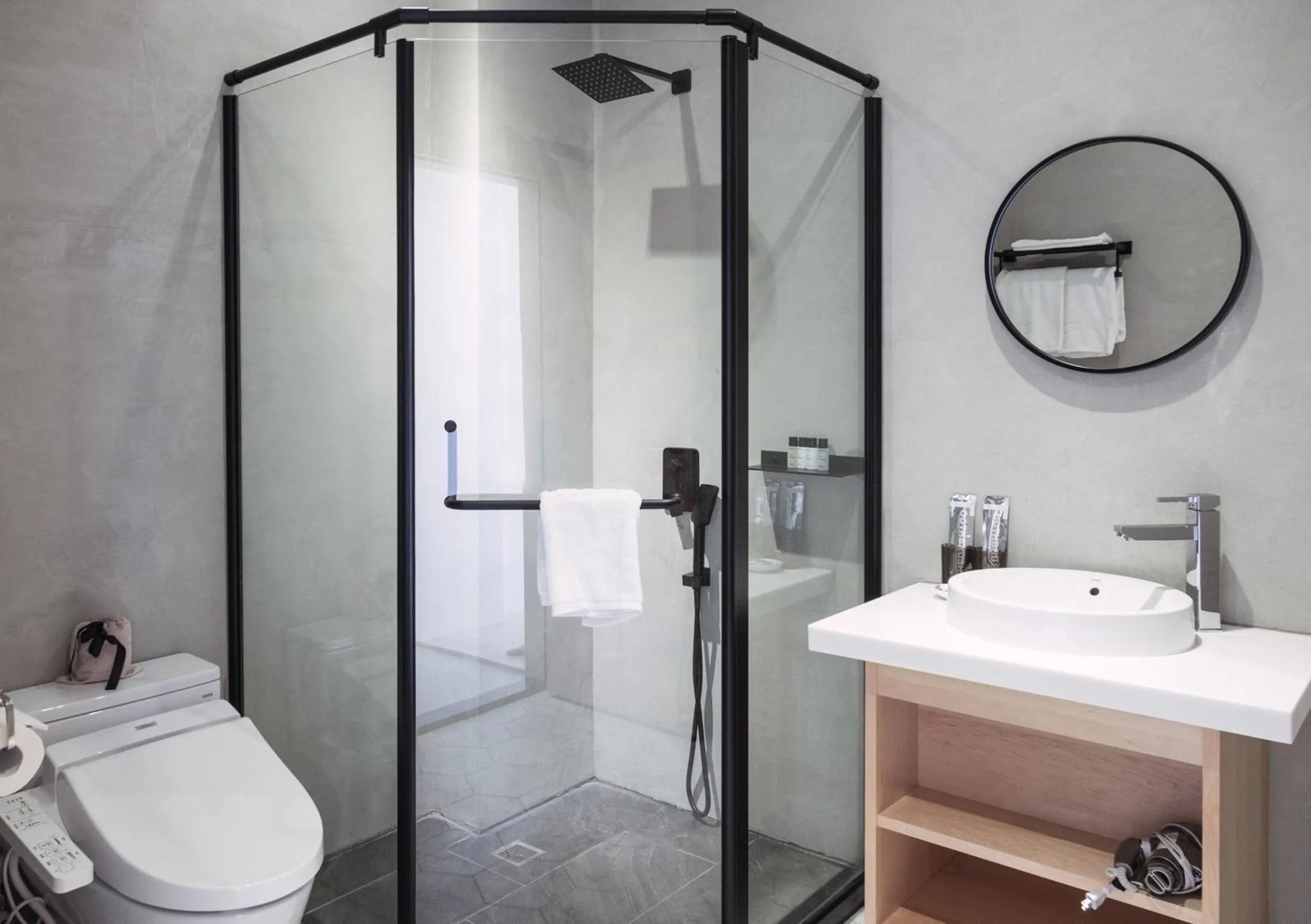 Bathroom in Sunshine Liv.