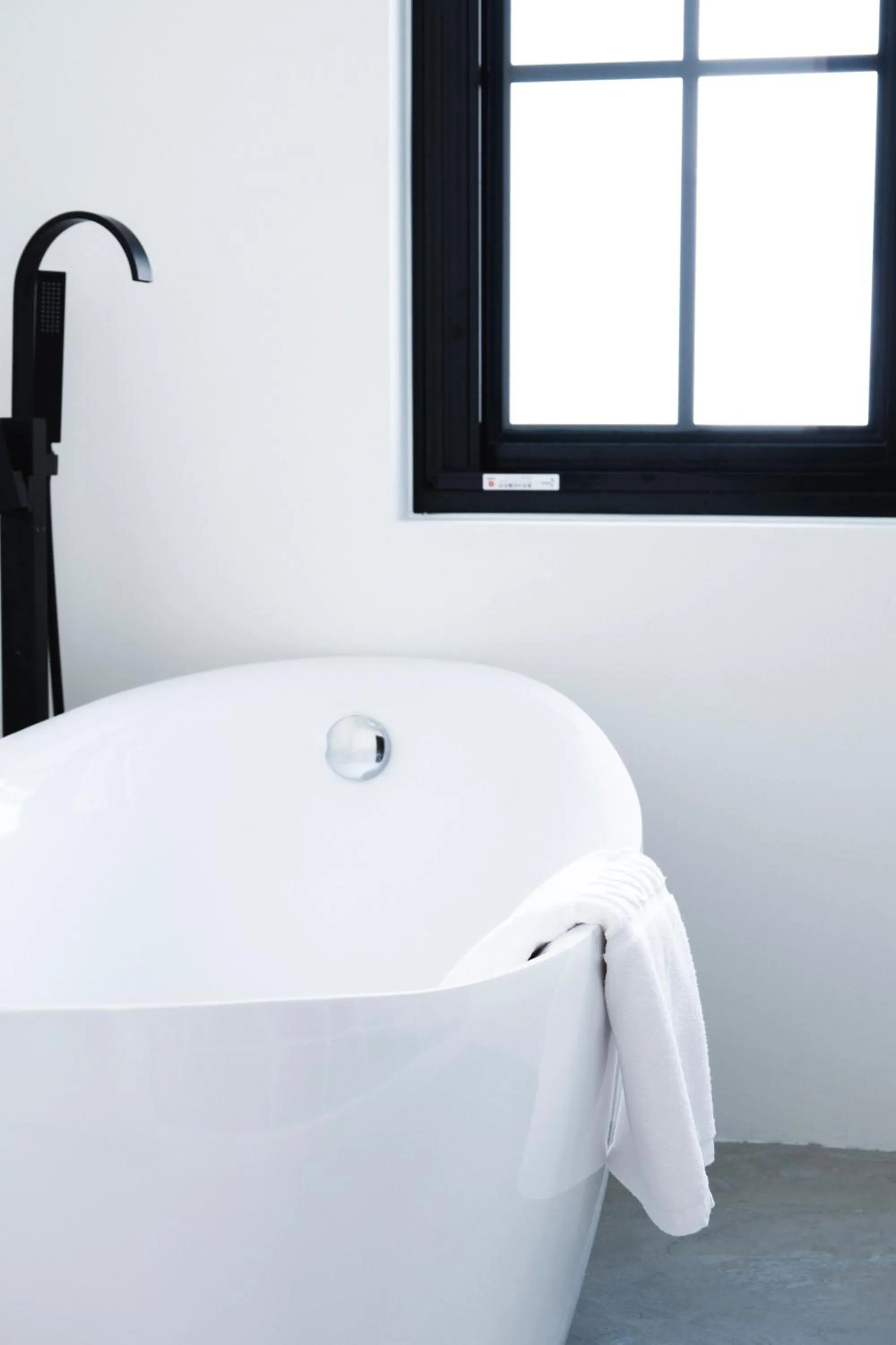 Bathroom, Bed in Sunshine Liv.