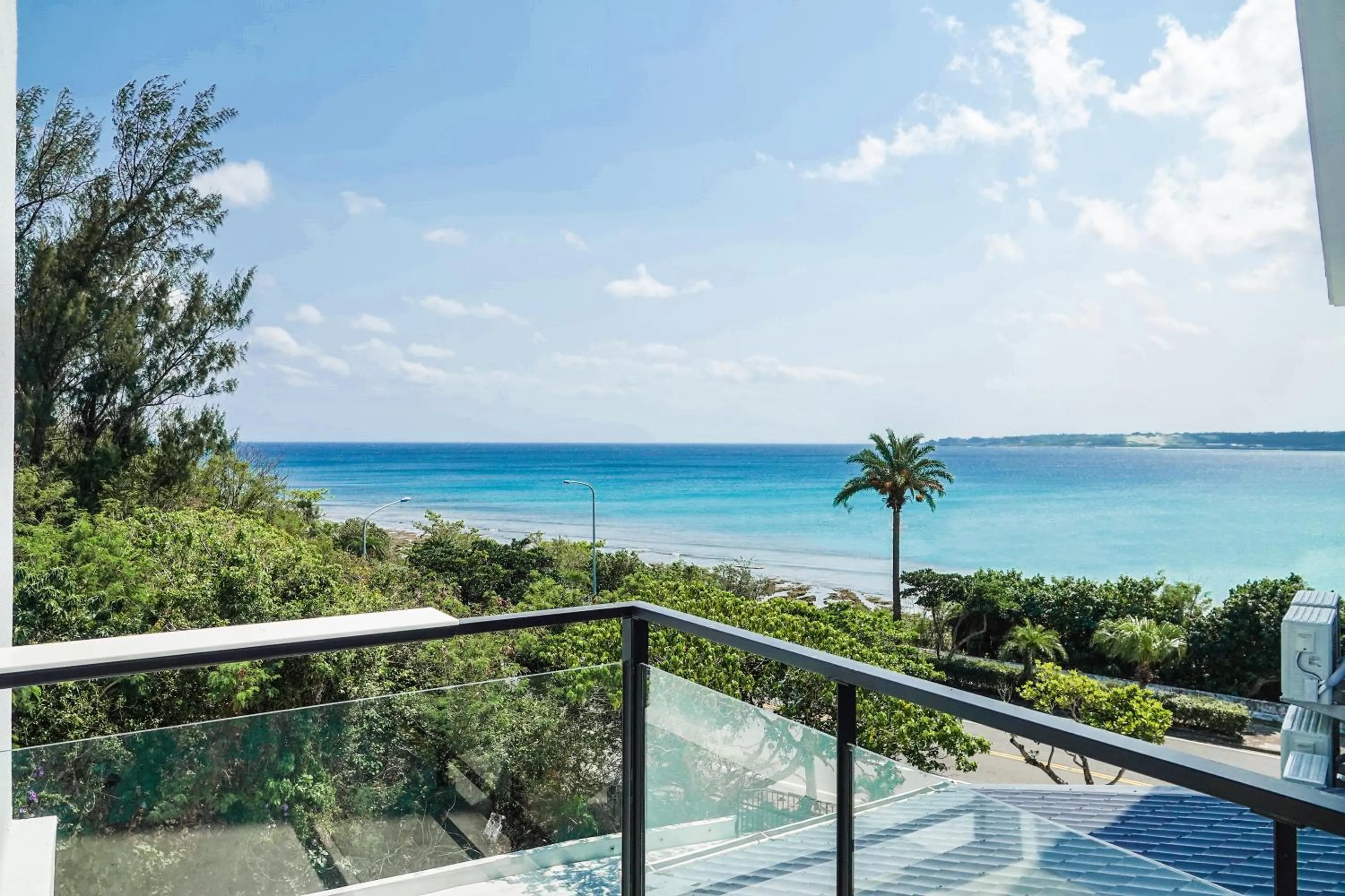 Patio in Sunshine Liv.